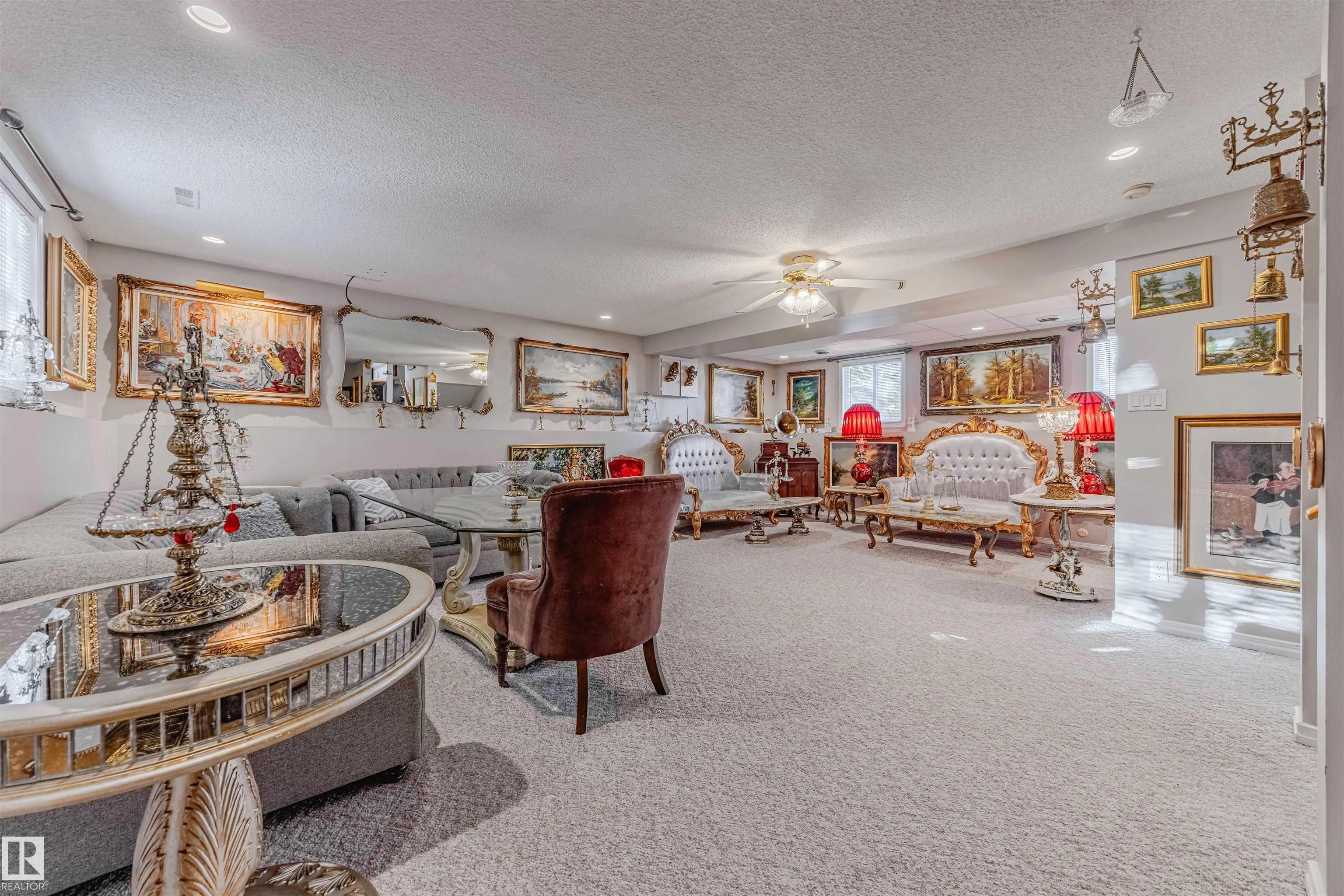 15 WILLIAM HUSTLER Crescent