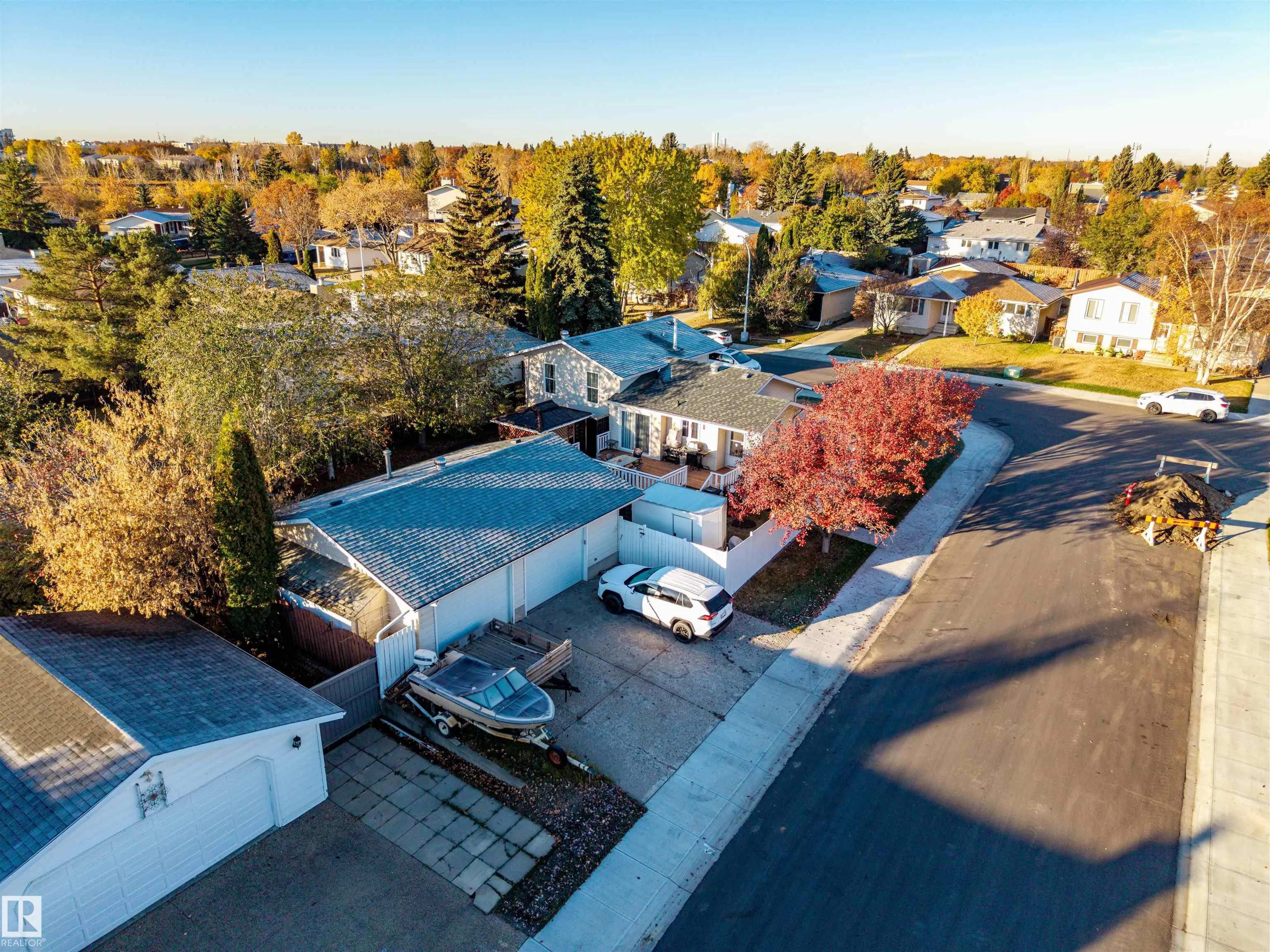 15 WILLIAM HUSTLER Crescent