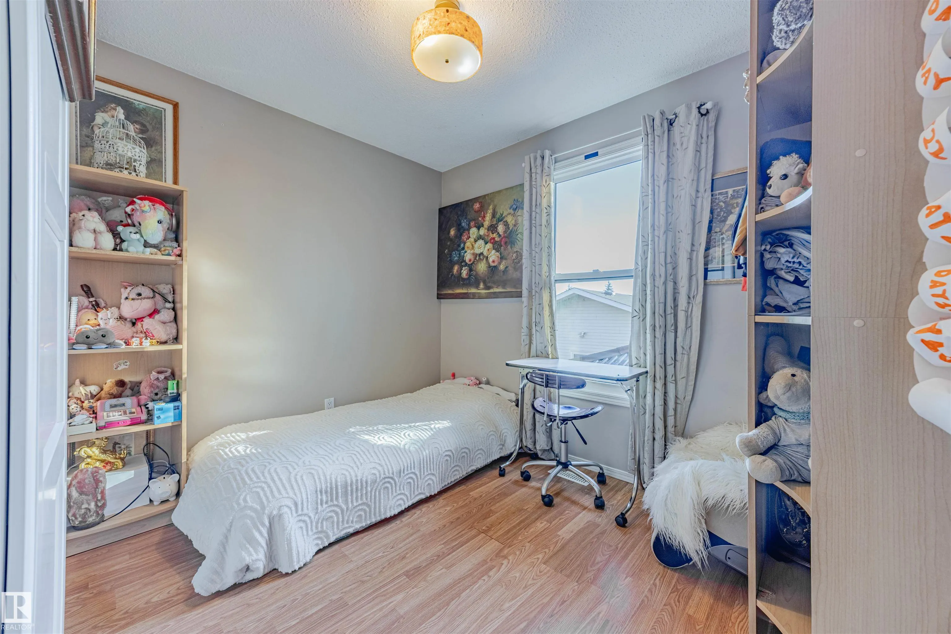 15 WILLIAM HUSTLER Crescent