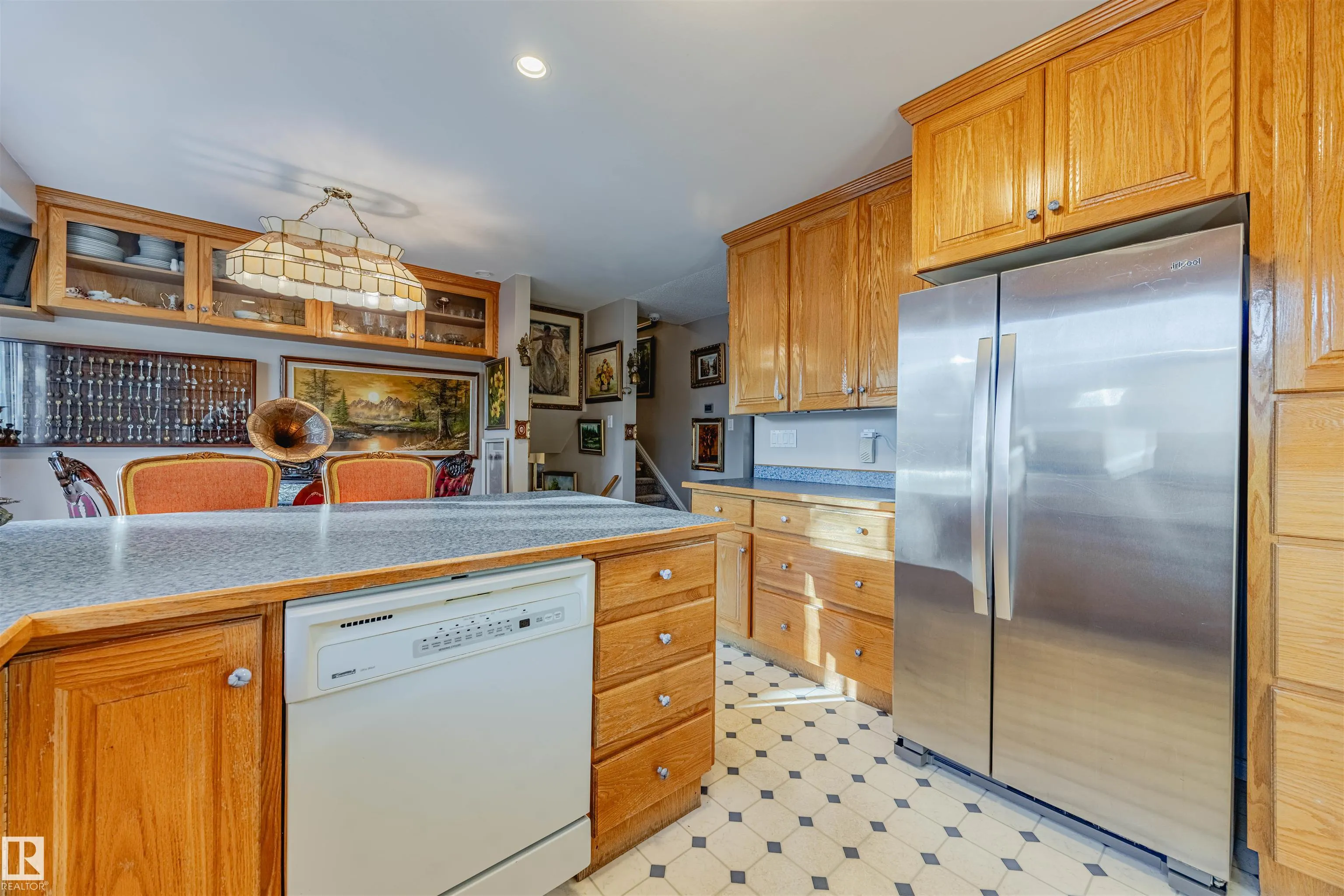 15 WILLIAM HUSTLER Crescent