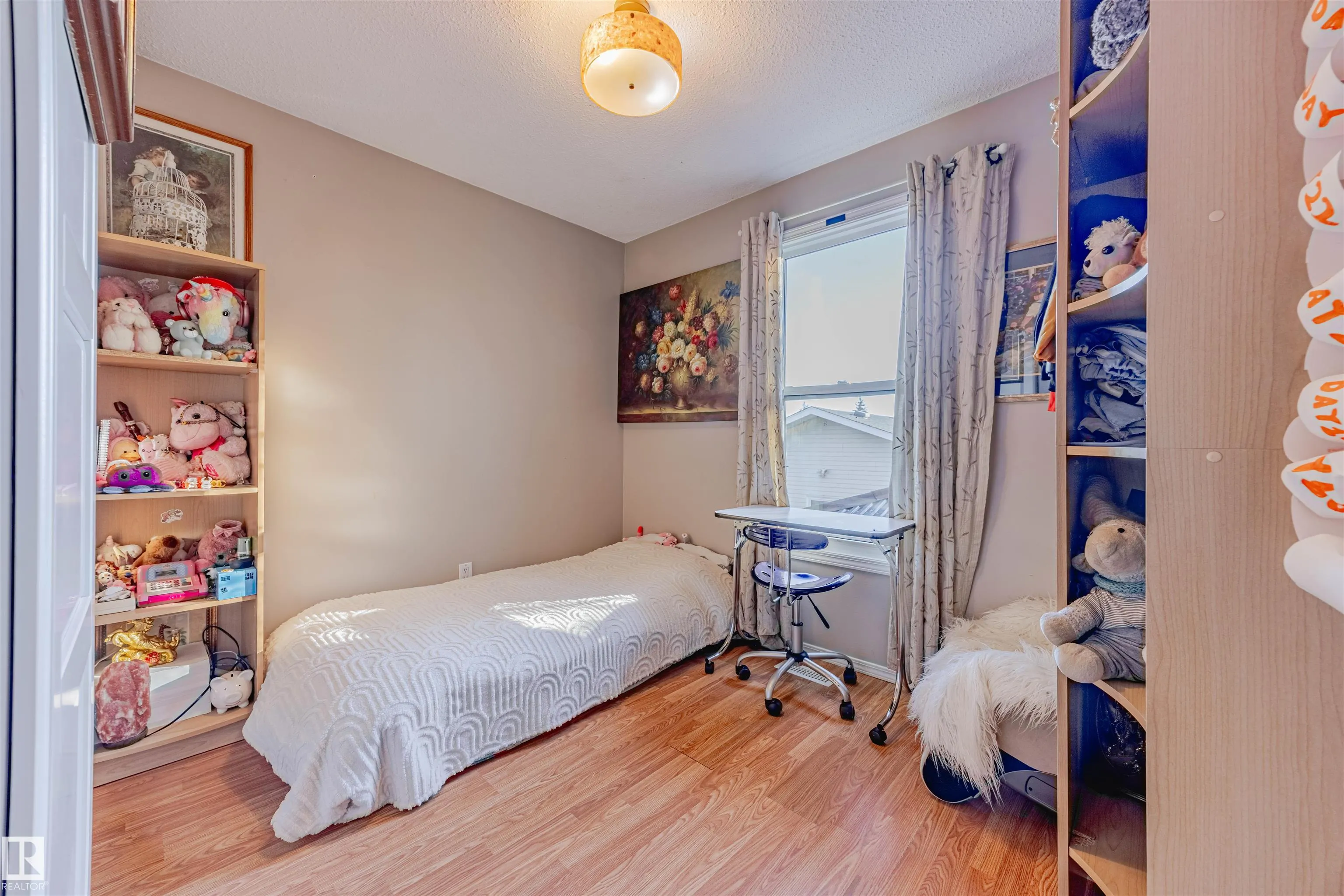 15 WILLIAM HUSTLER Crescent