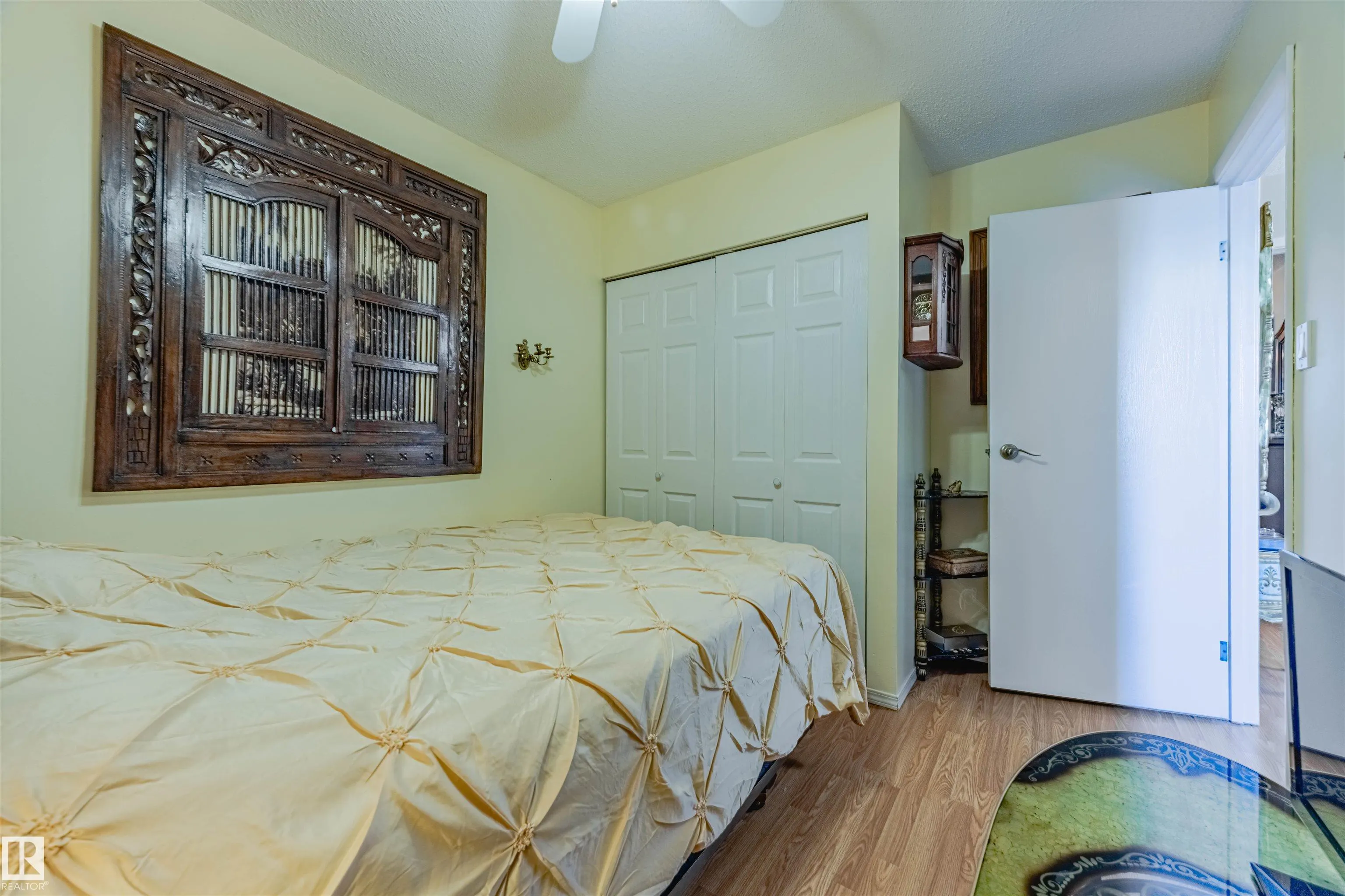 15 WILLIAM HUSTLER Crescent