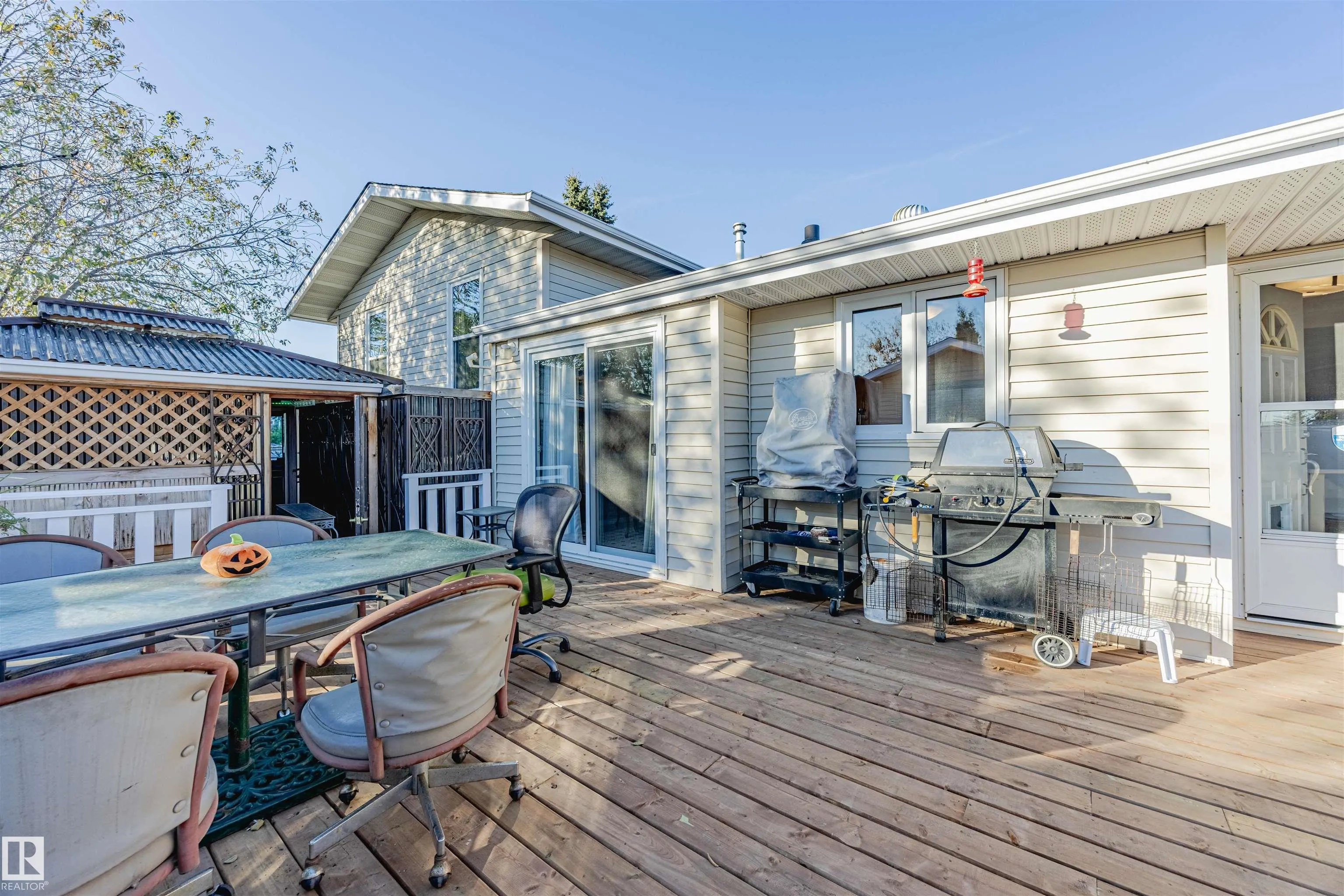 15 WILLIAM HUSTLER Crescent
