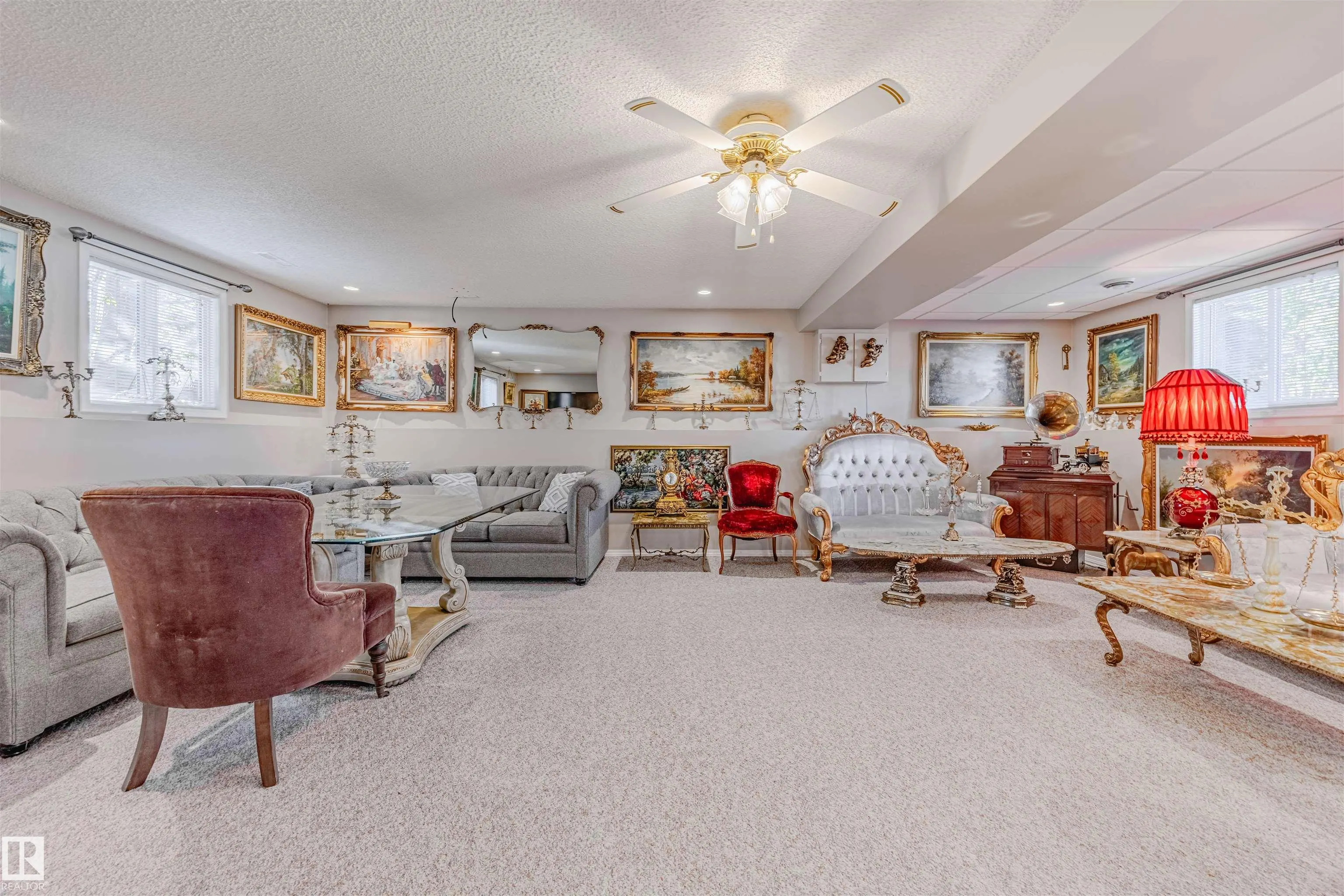 15 WILLIAM HUSTLER Crescent