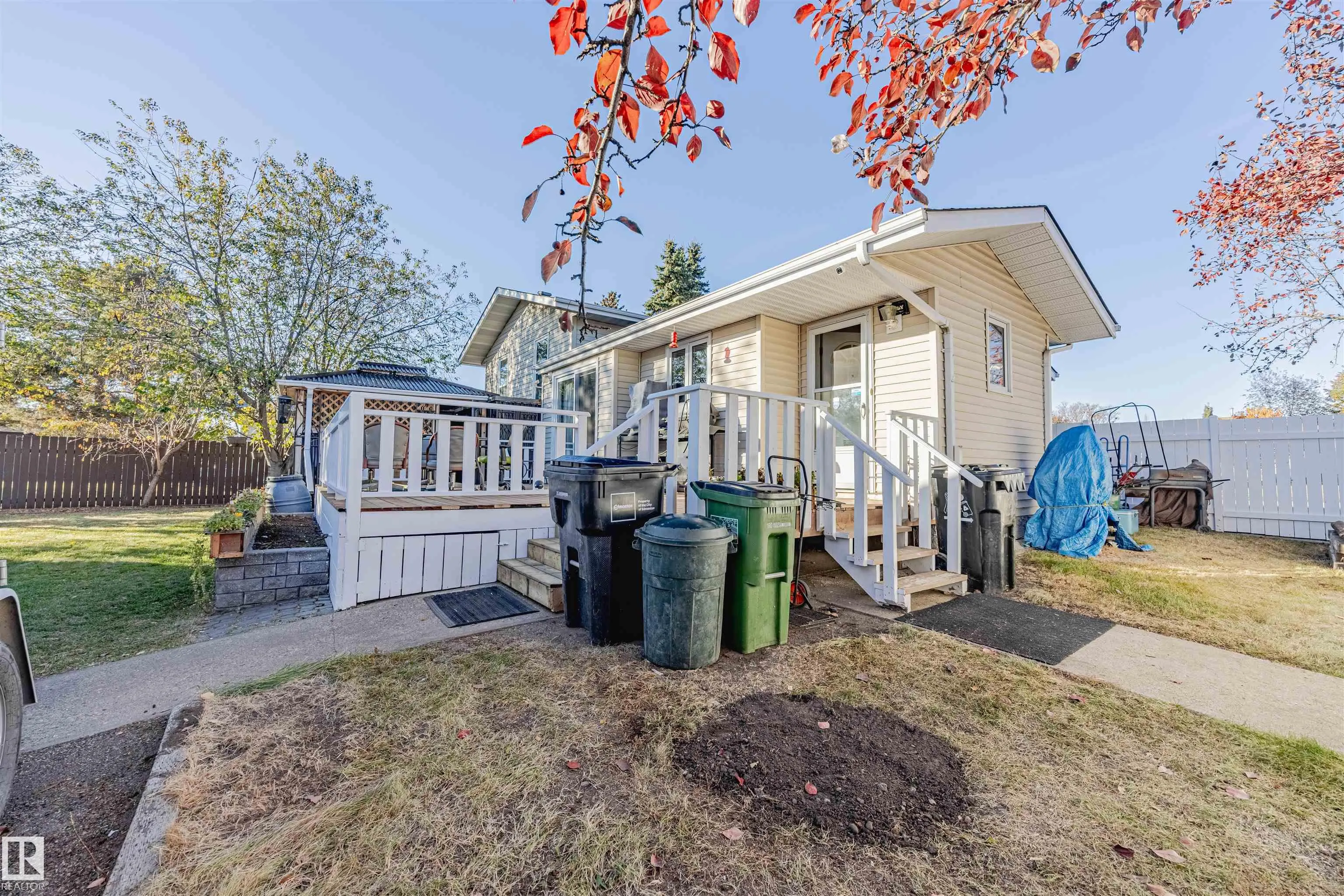 15 WILLIAM HUSTLER Crescent