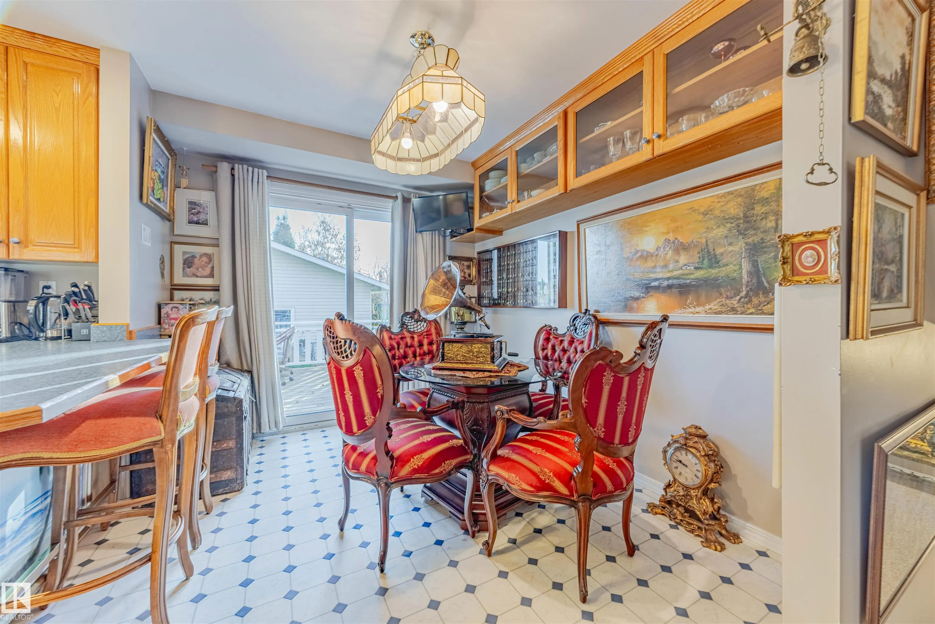 15 WILLIAM HUSTLER Crescent