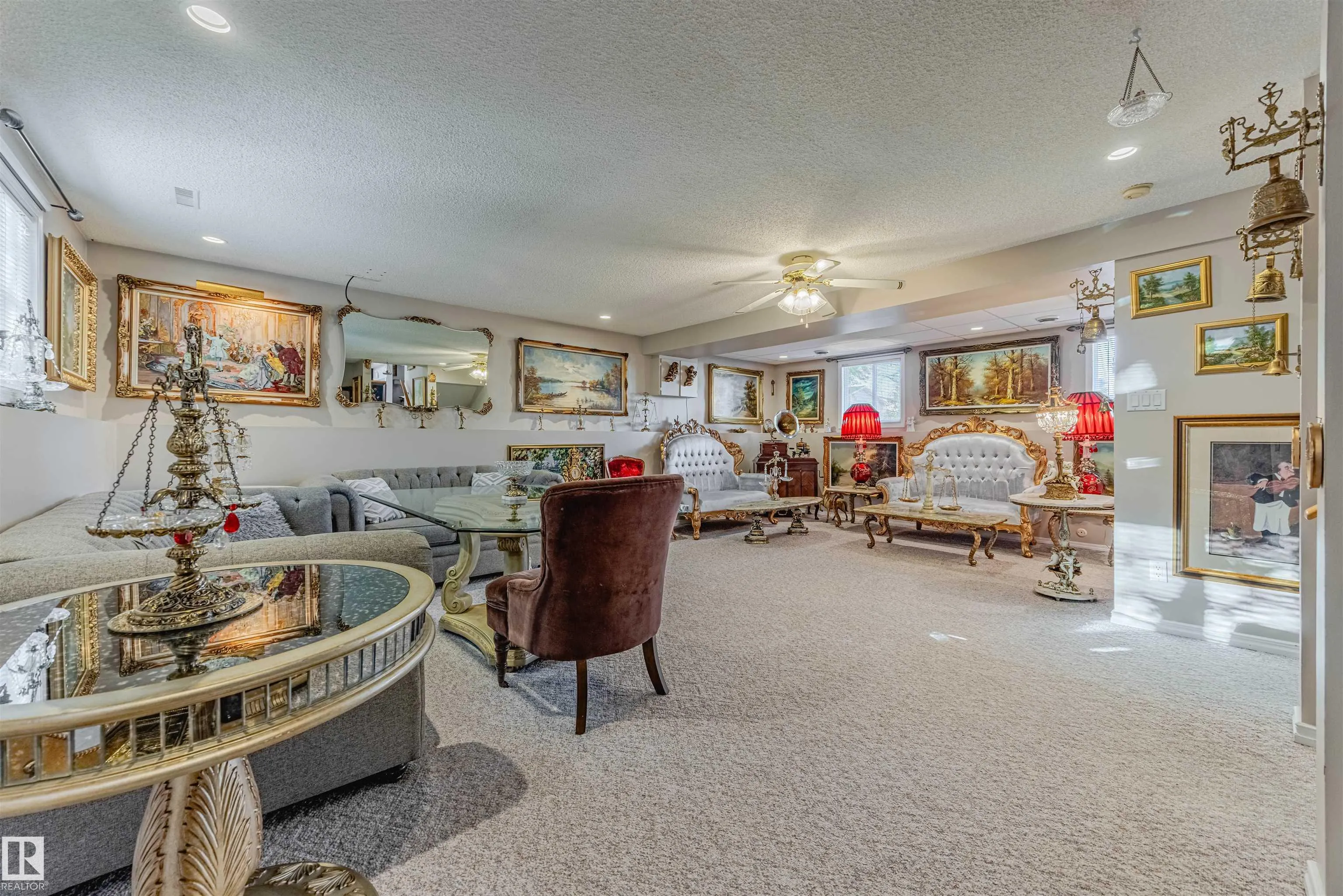 15 WILLIAM HUSTLER Crescent