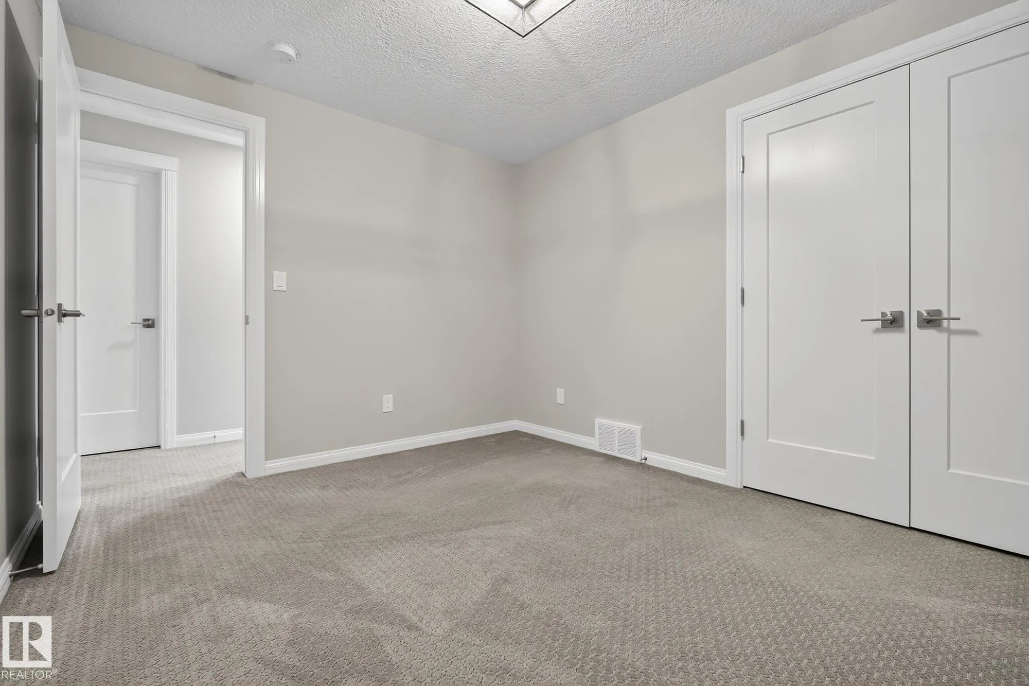 3419 CHICKADEE Drive