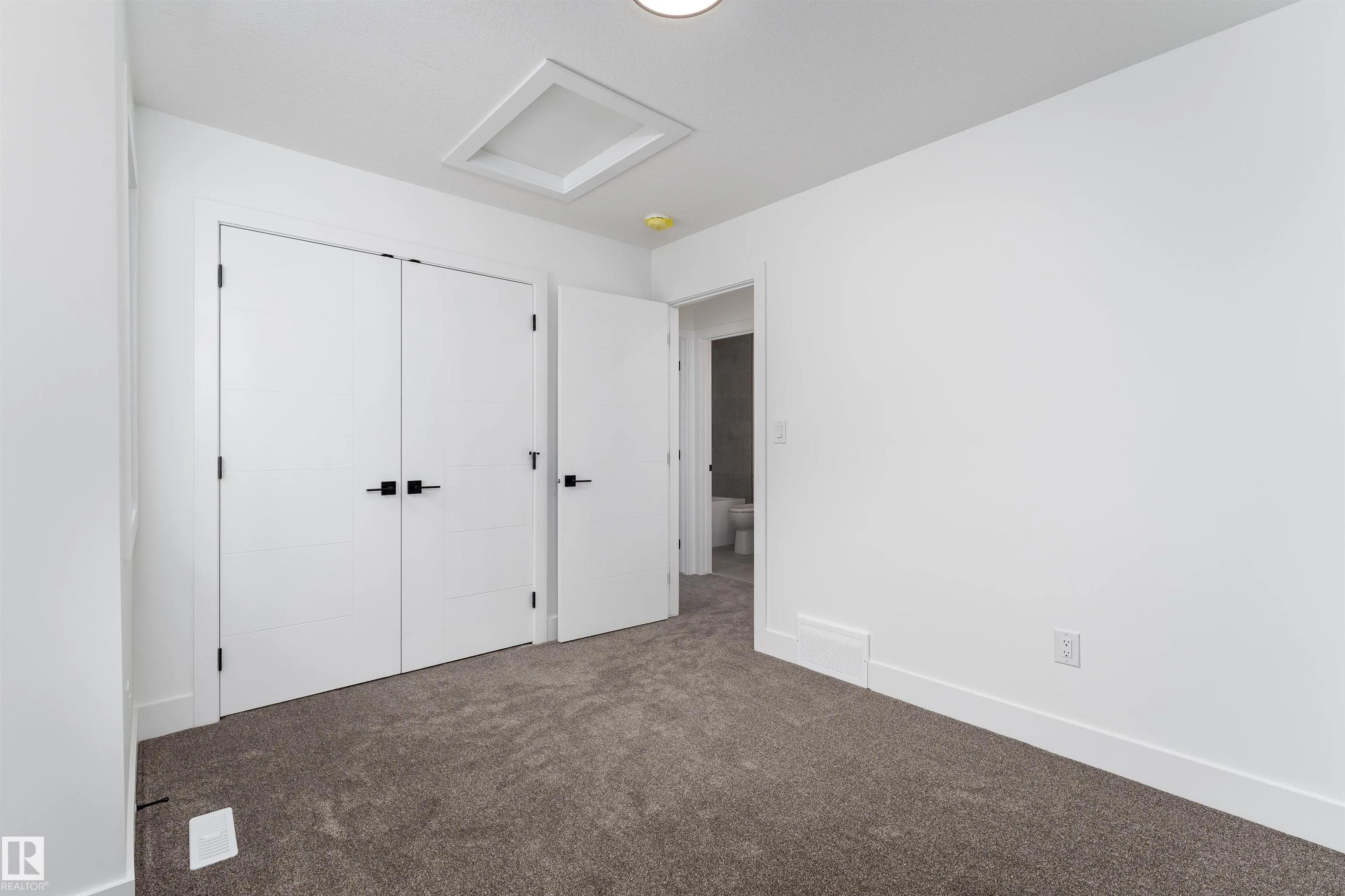 12031 124 Street