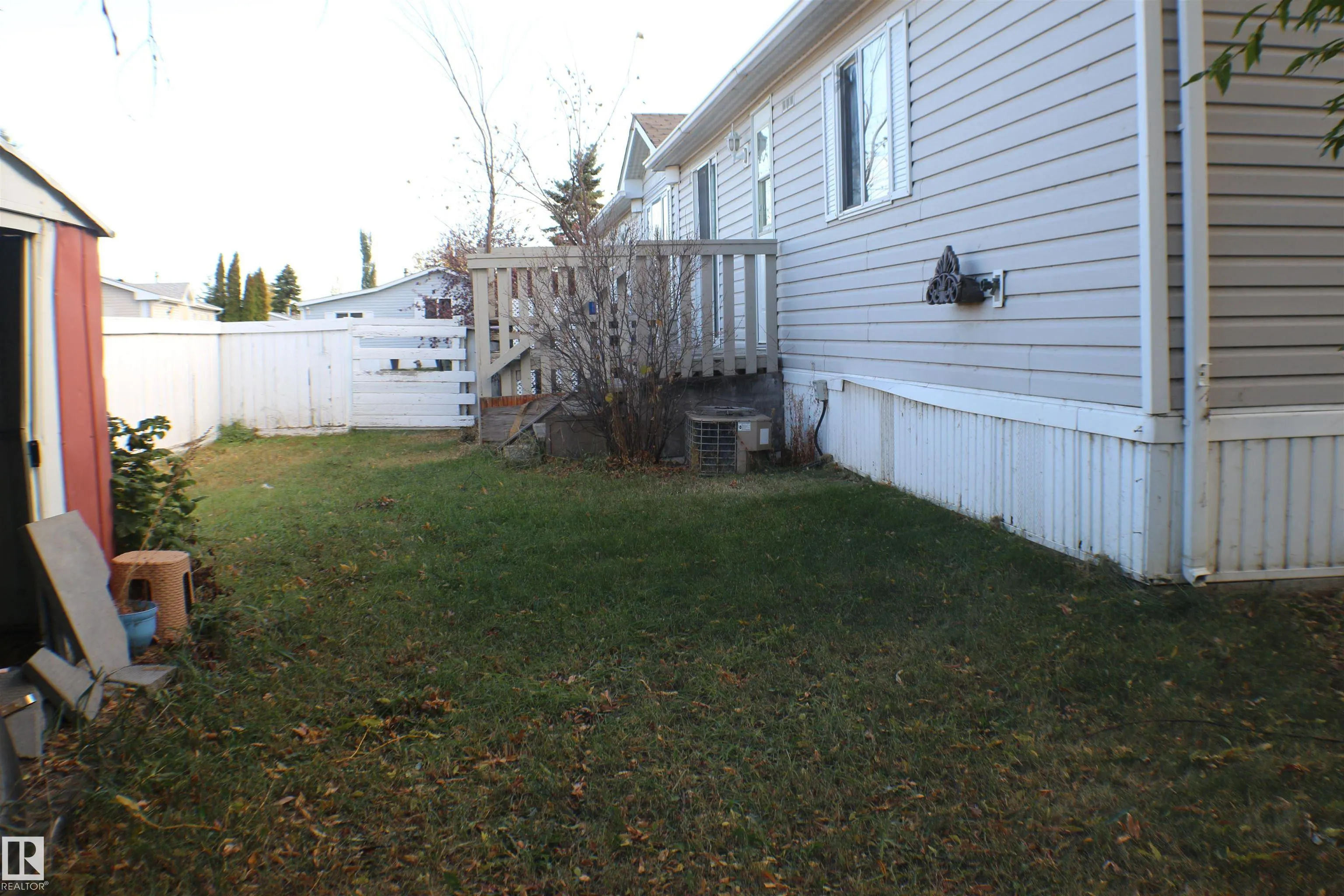 906 Jubilee Close