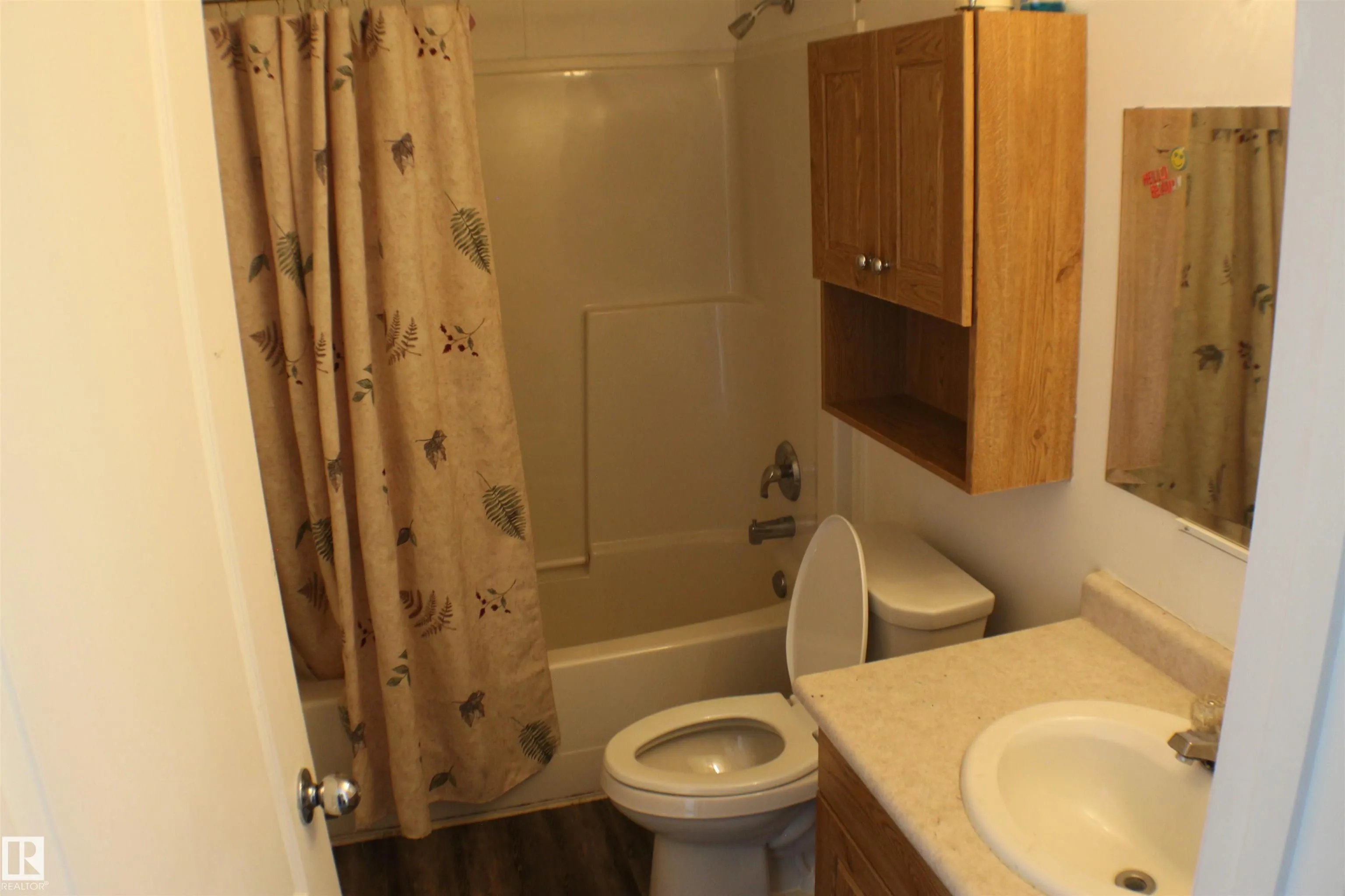 906 Jubilee Close