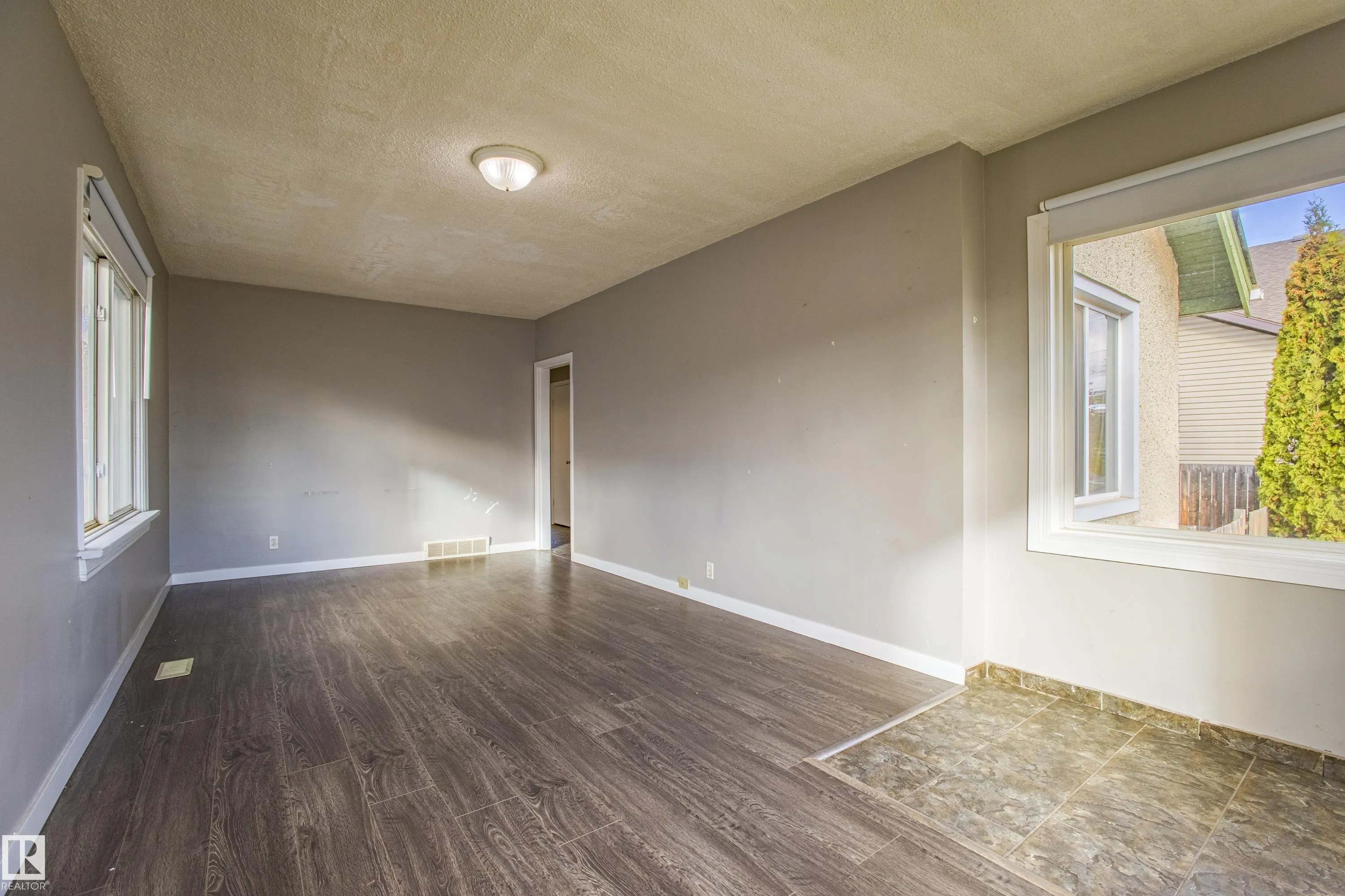 12716 12718 94 Street