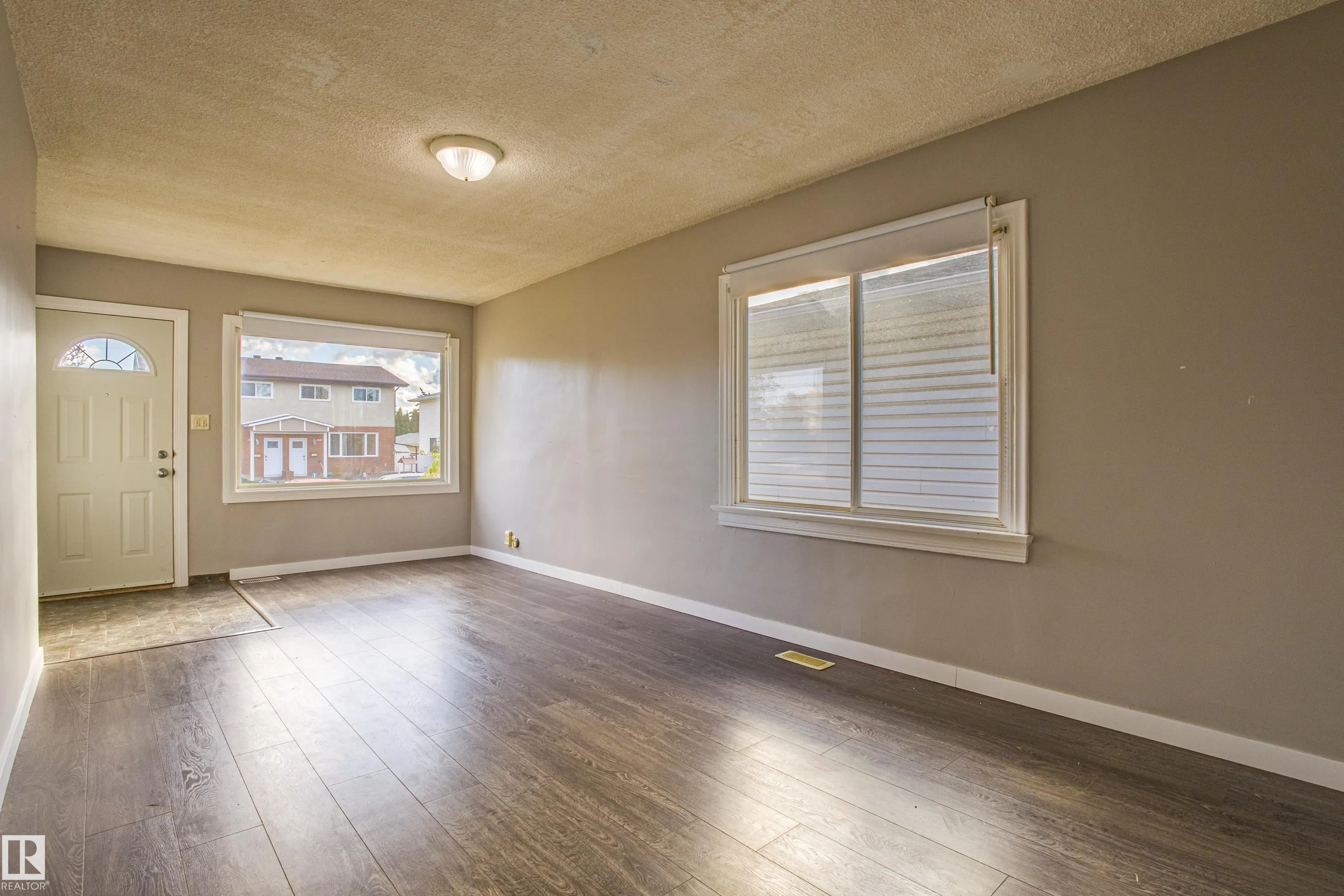 12716 12718 94 Street