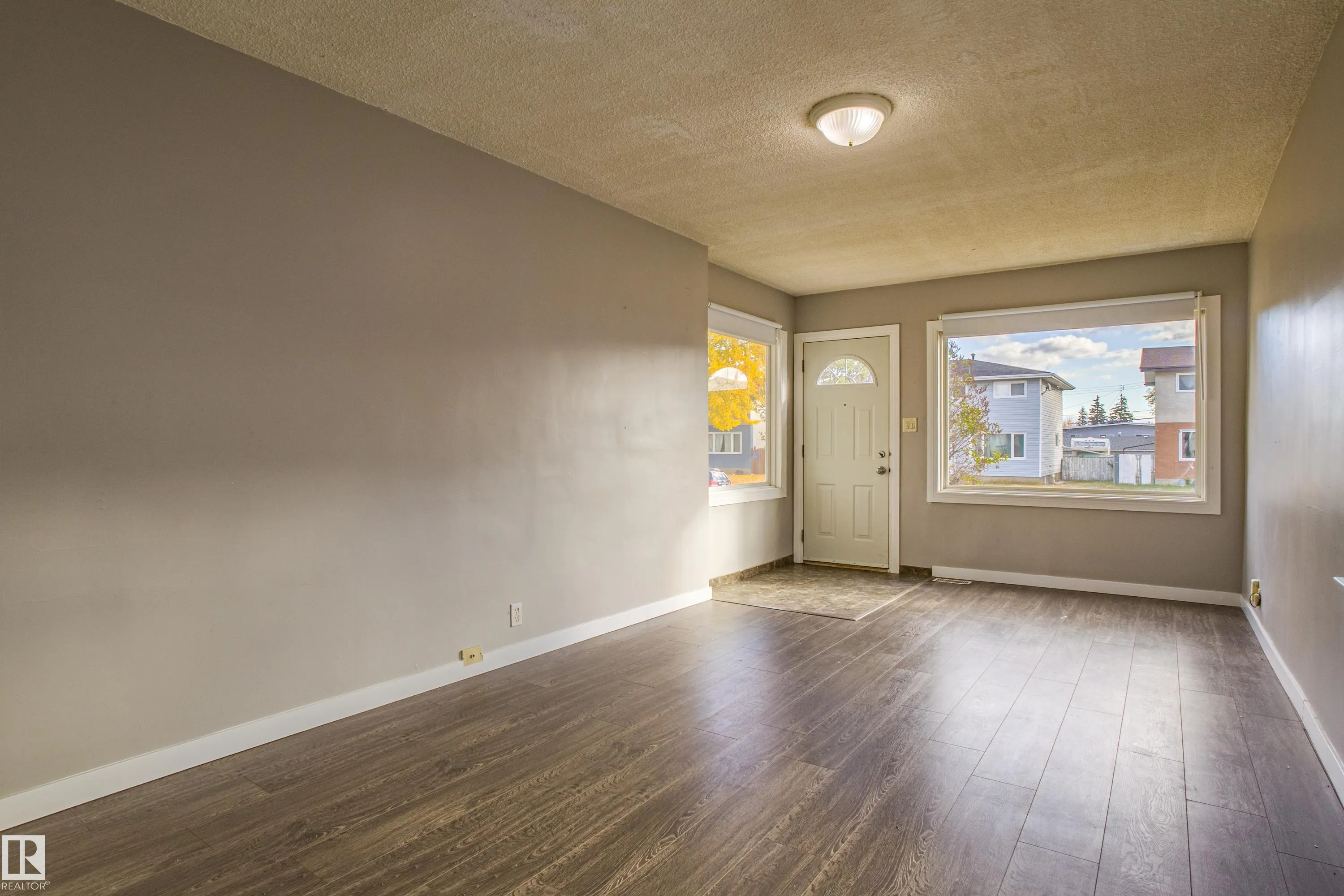 12716 12718 94 Street
