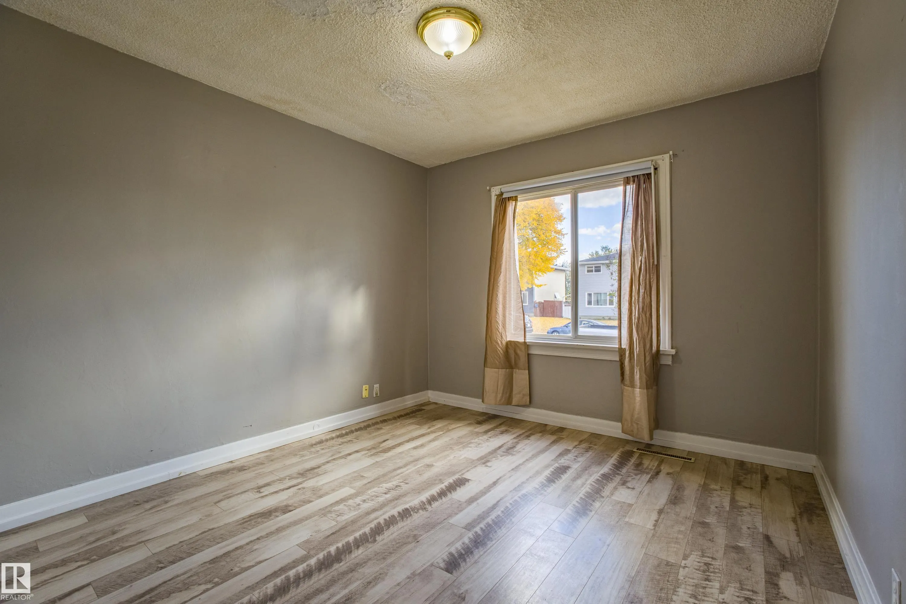 12716 12718 94 Street