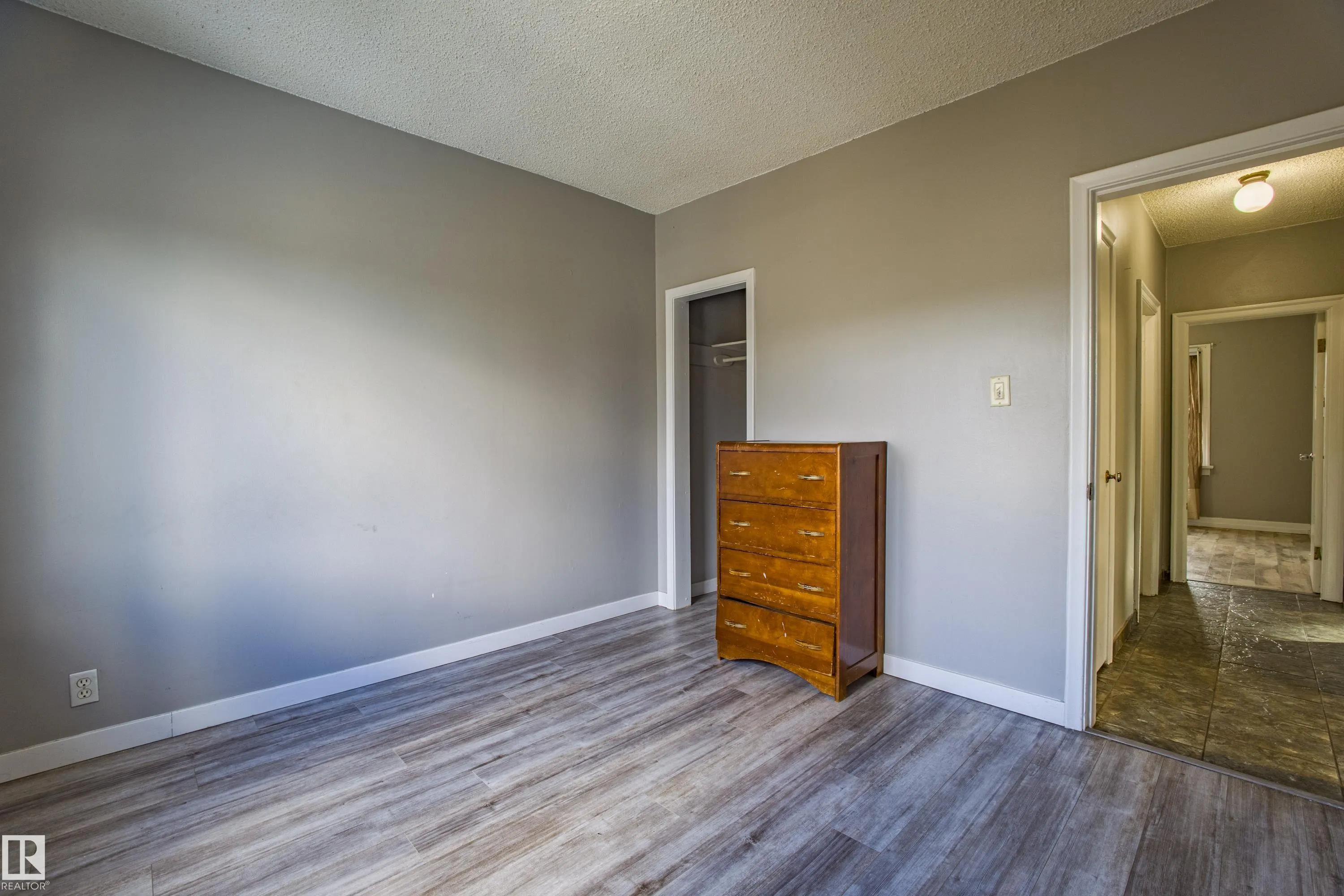 12716 12718 94 Street