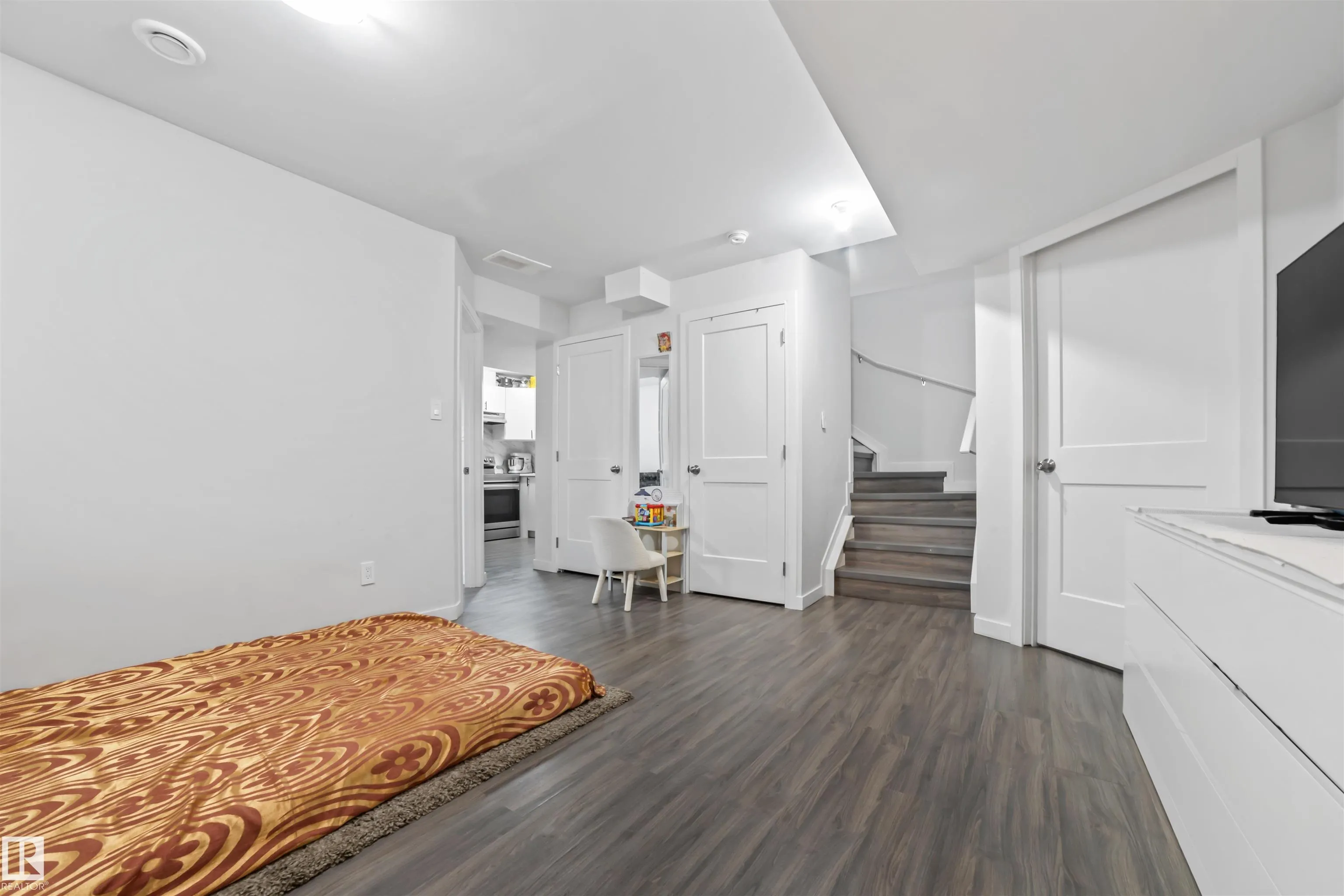 2153 MAPLE Road