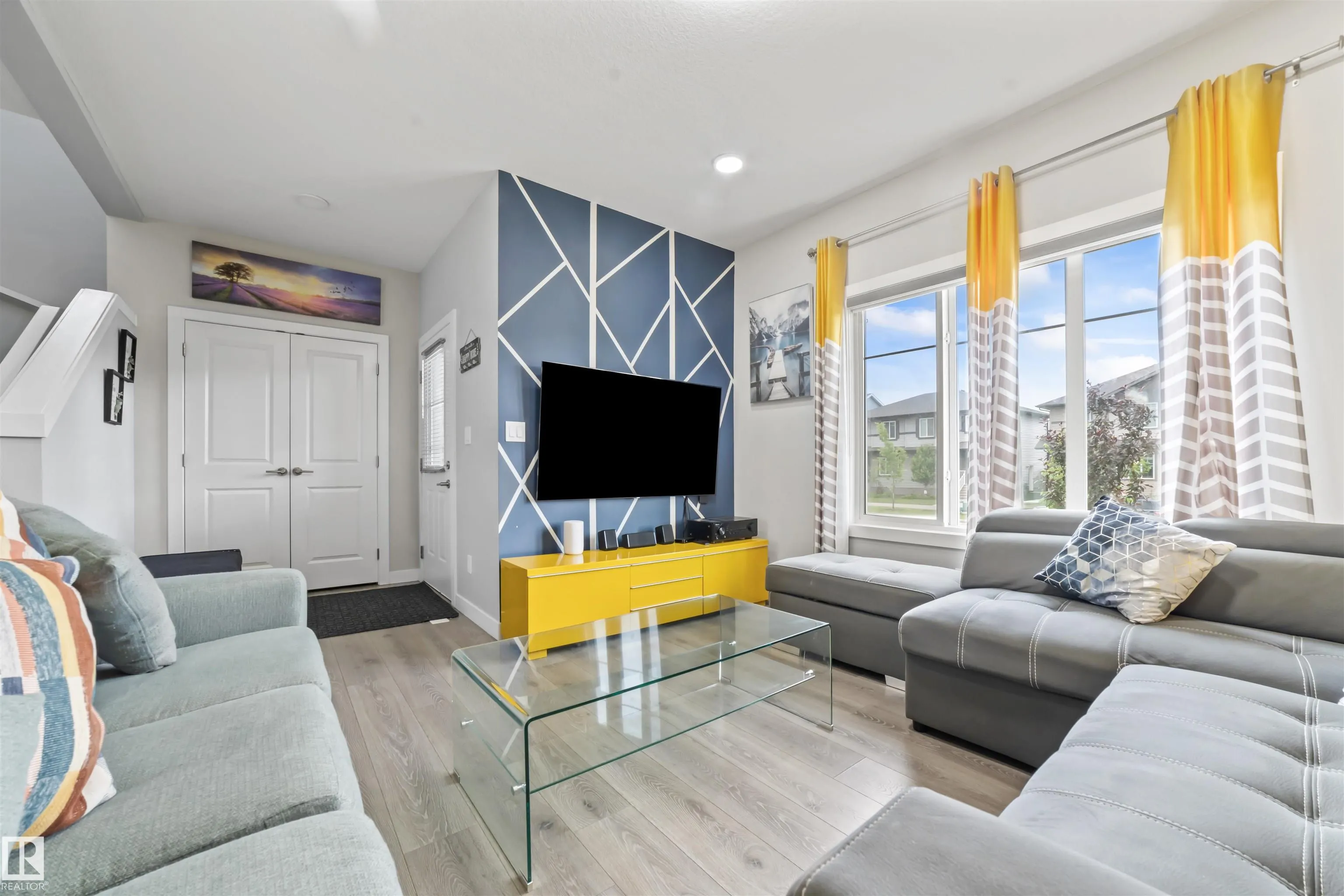 2153 MAPLE Road