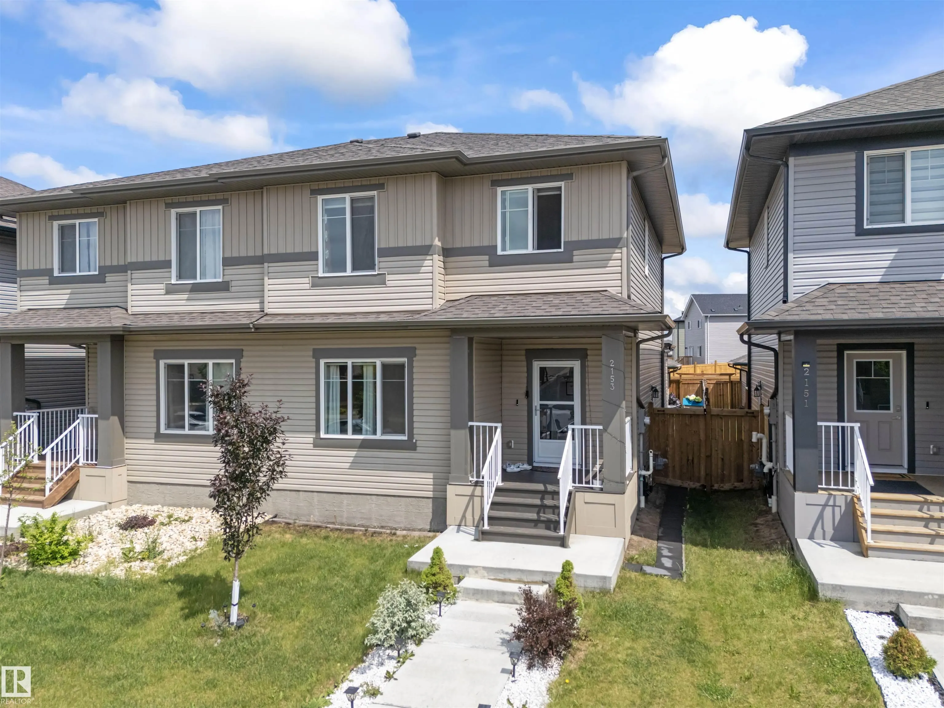 2153 MAPLE Road