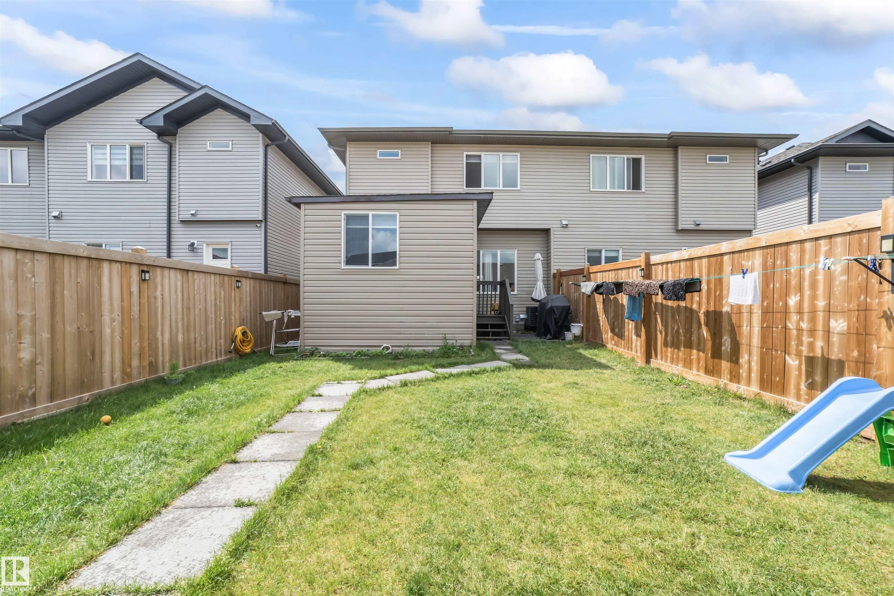 2153 MAPLE Road