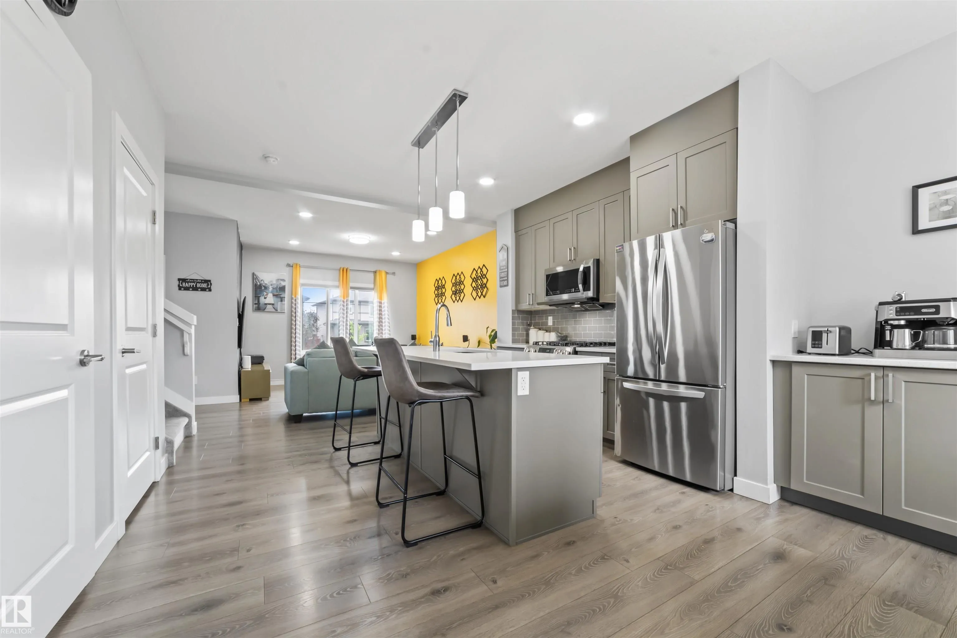 2153 MAPLE Road