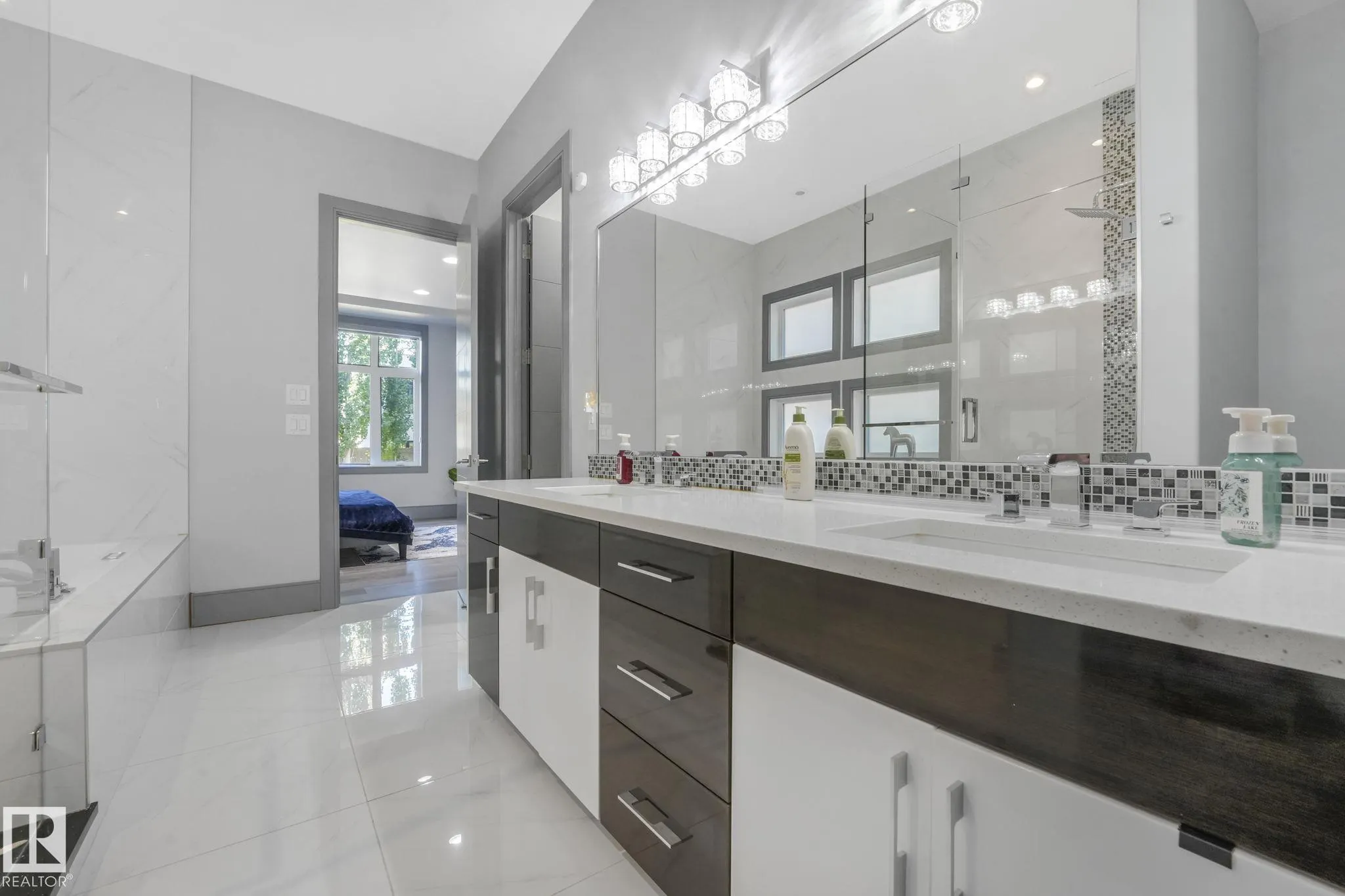 3510 WATSON Point(e)