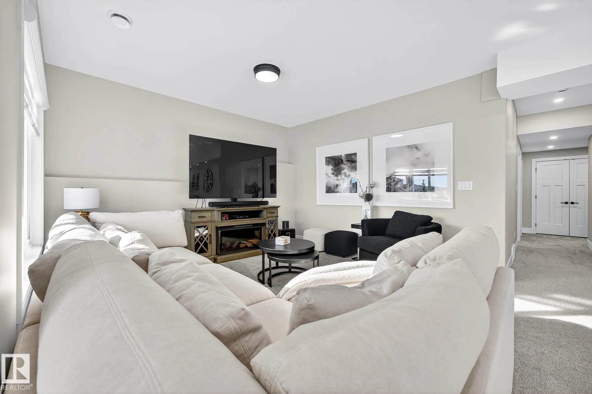 37 EDGEFIELD Way