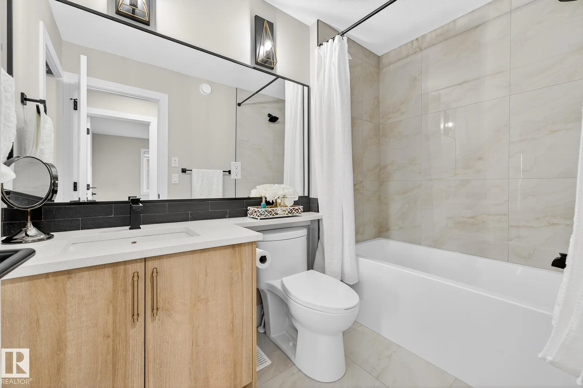 37 EDGEFIELD Way