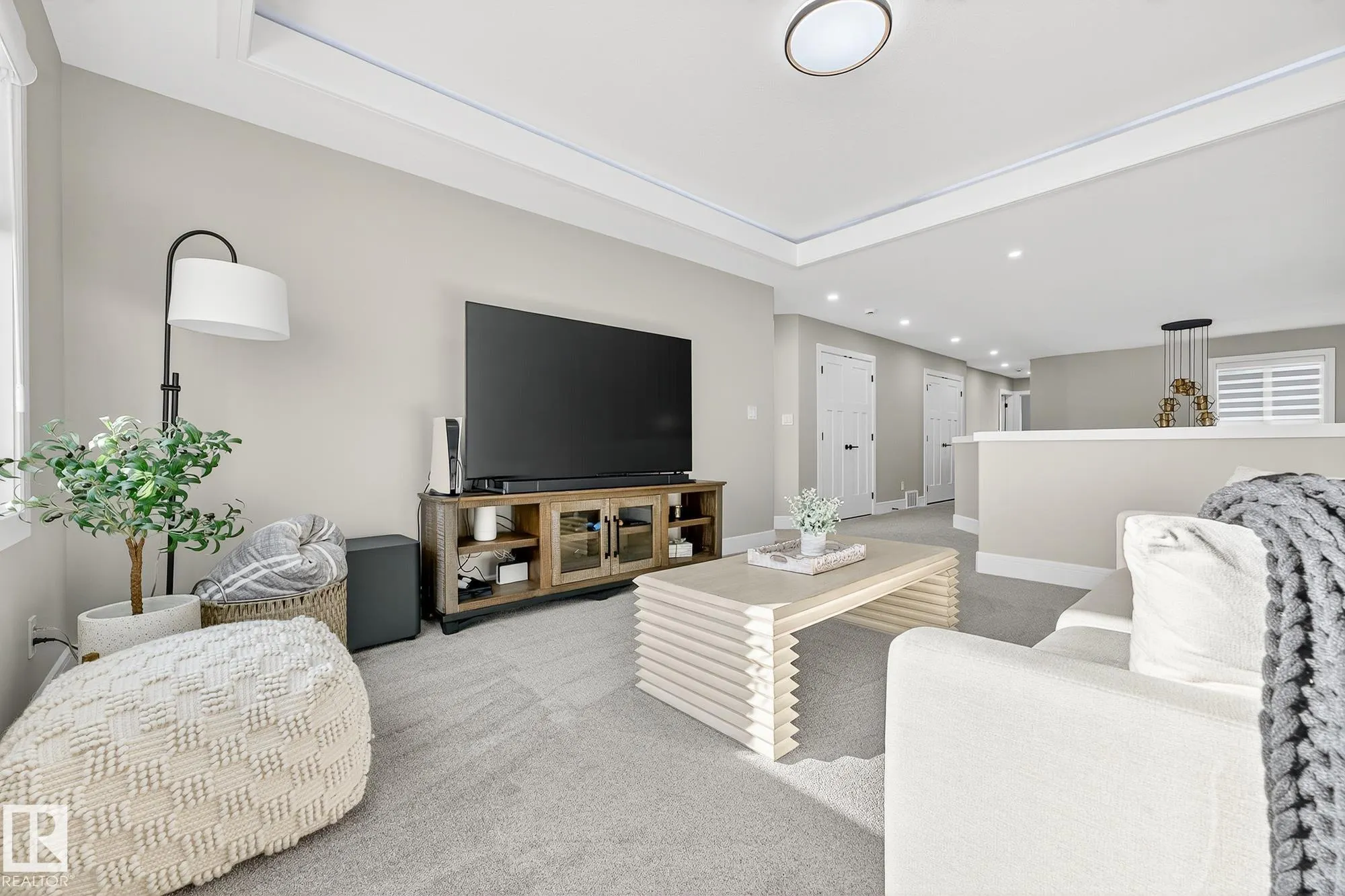 37 EDGEFIELD Way