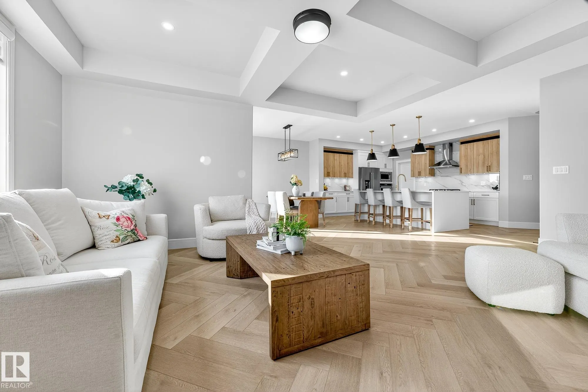 37 EDGEFIELD Way