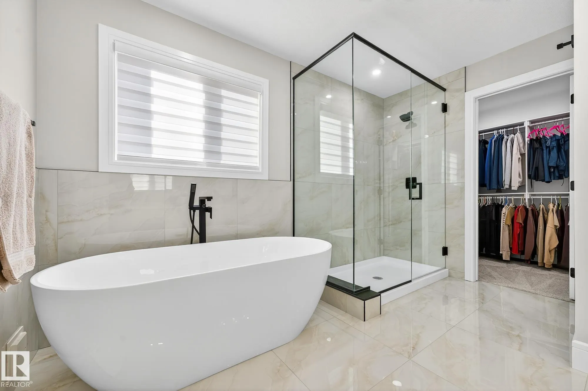 37 EDGEFIELD Way