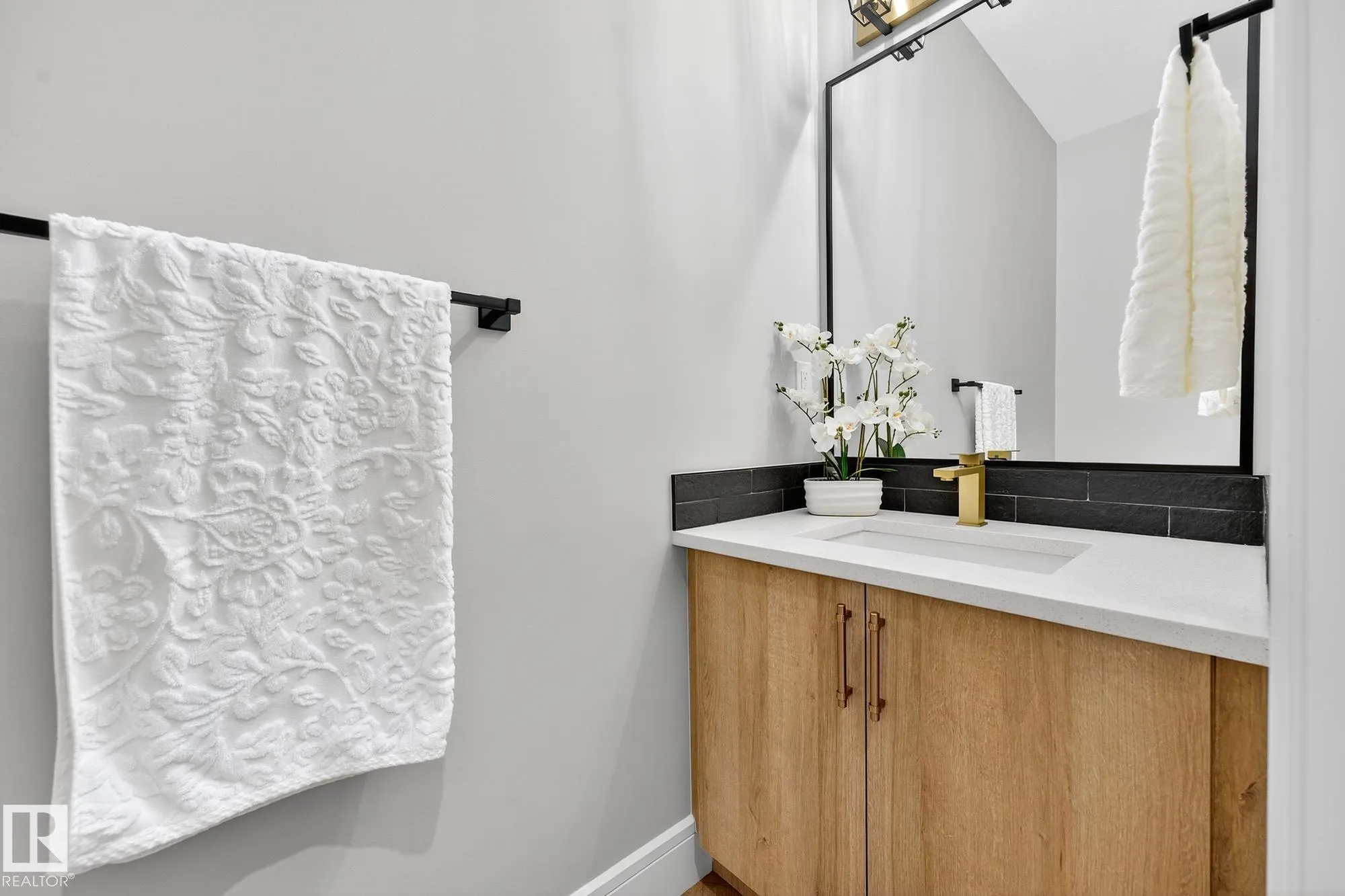 37 EDGEFIELD Way