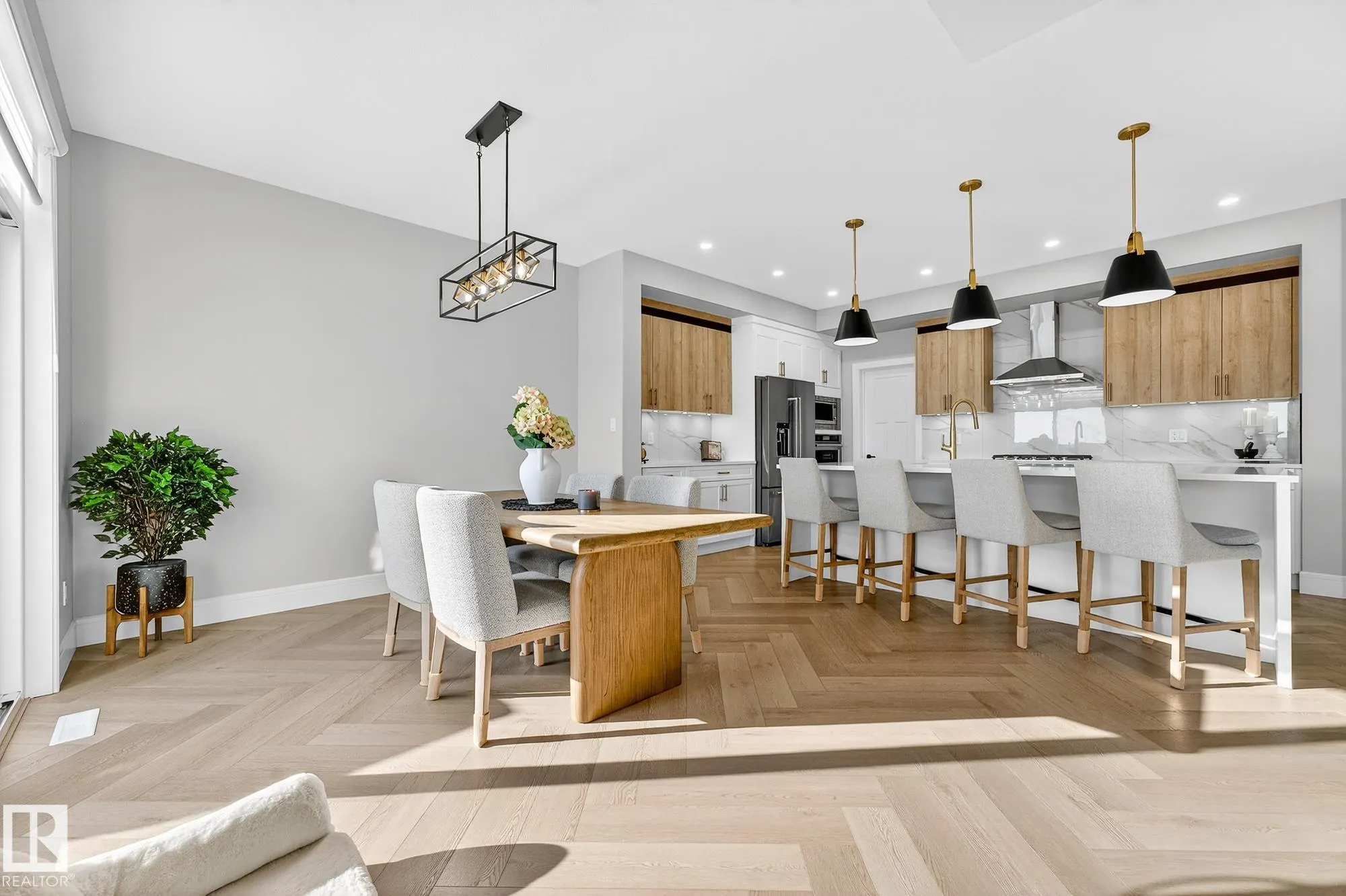 37 EDGEFIELD Way