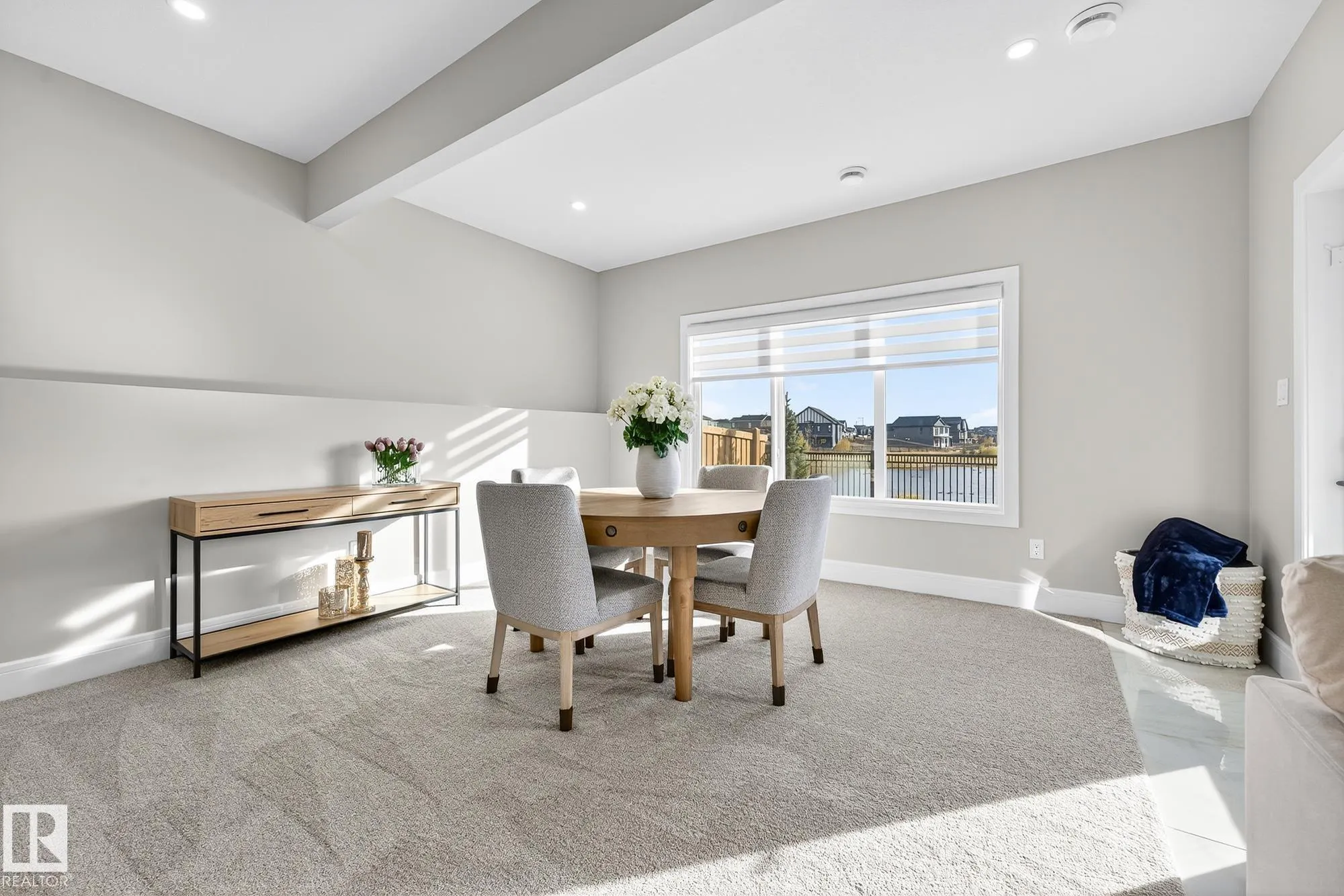 37 EDGEFIELD Way