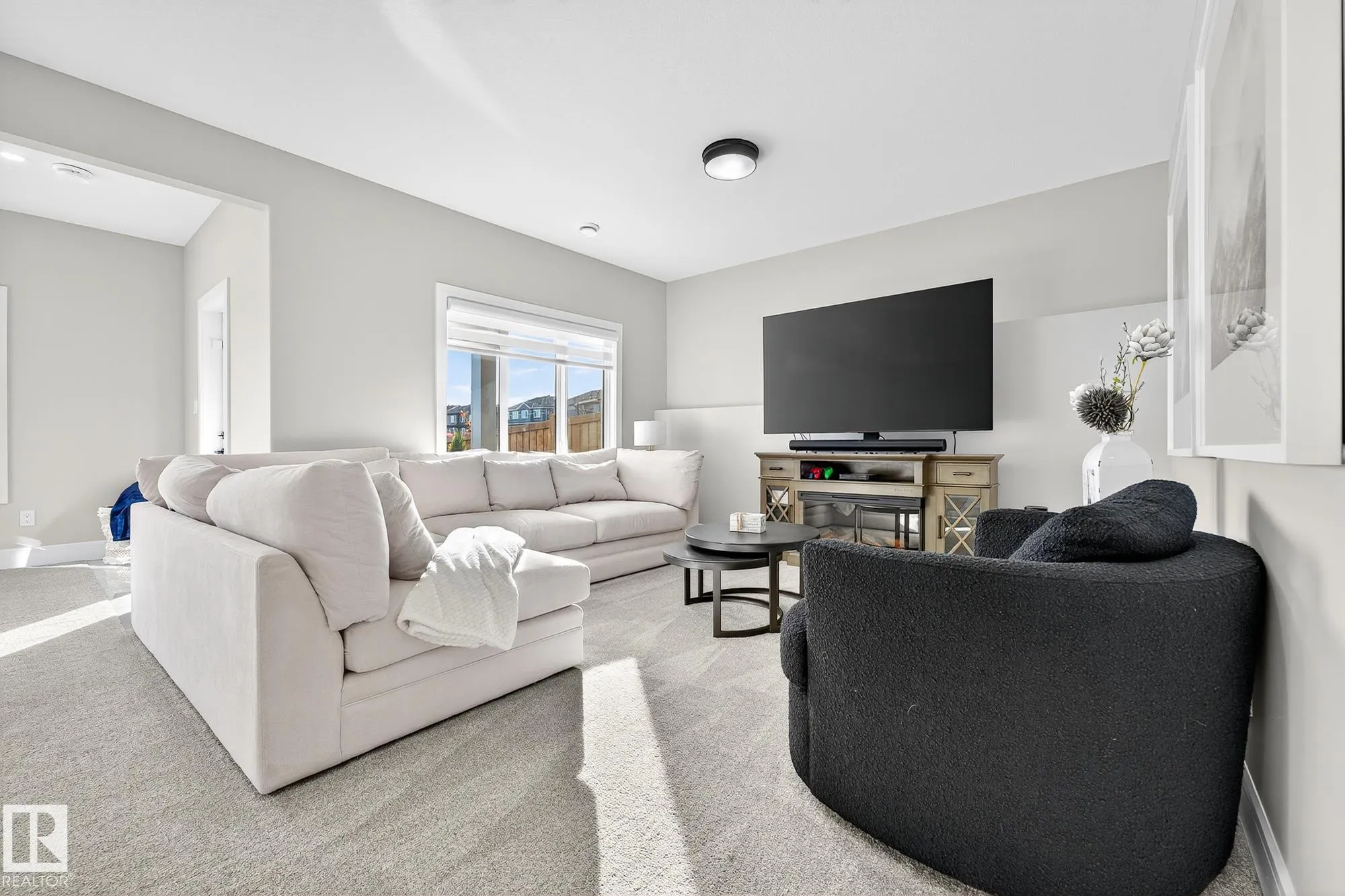 37 EDGEFIELD Way