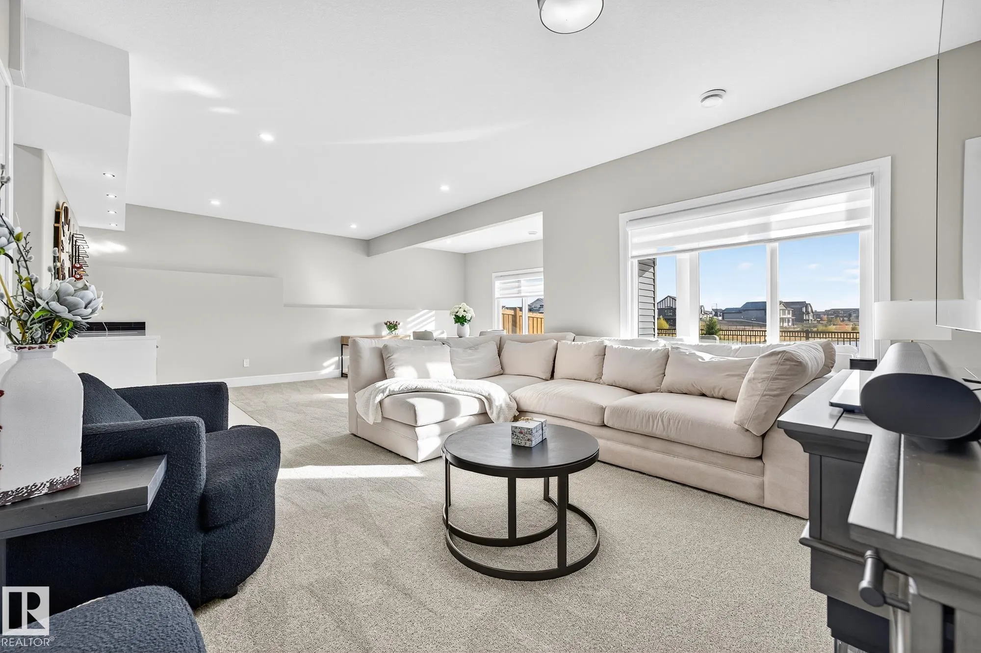 37 EDGEFIELD Way