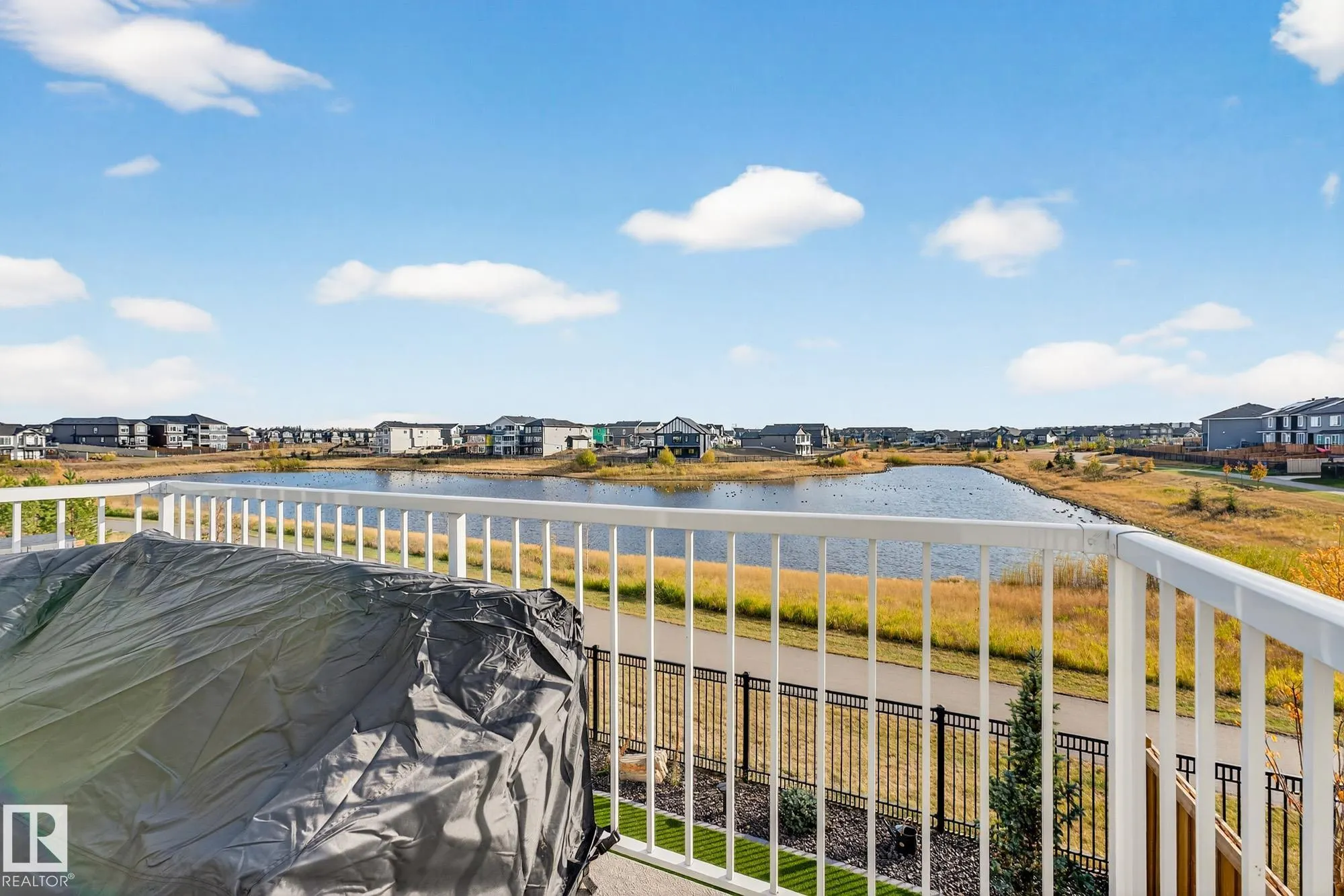 37 EDGEFIELD Way