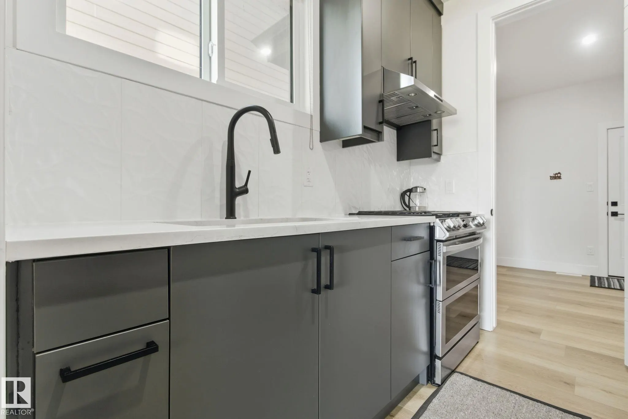 5611 CAUTLEY COVE Cove