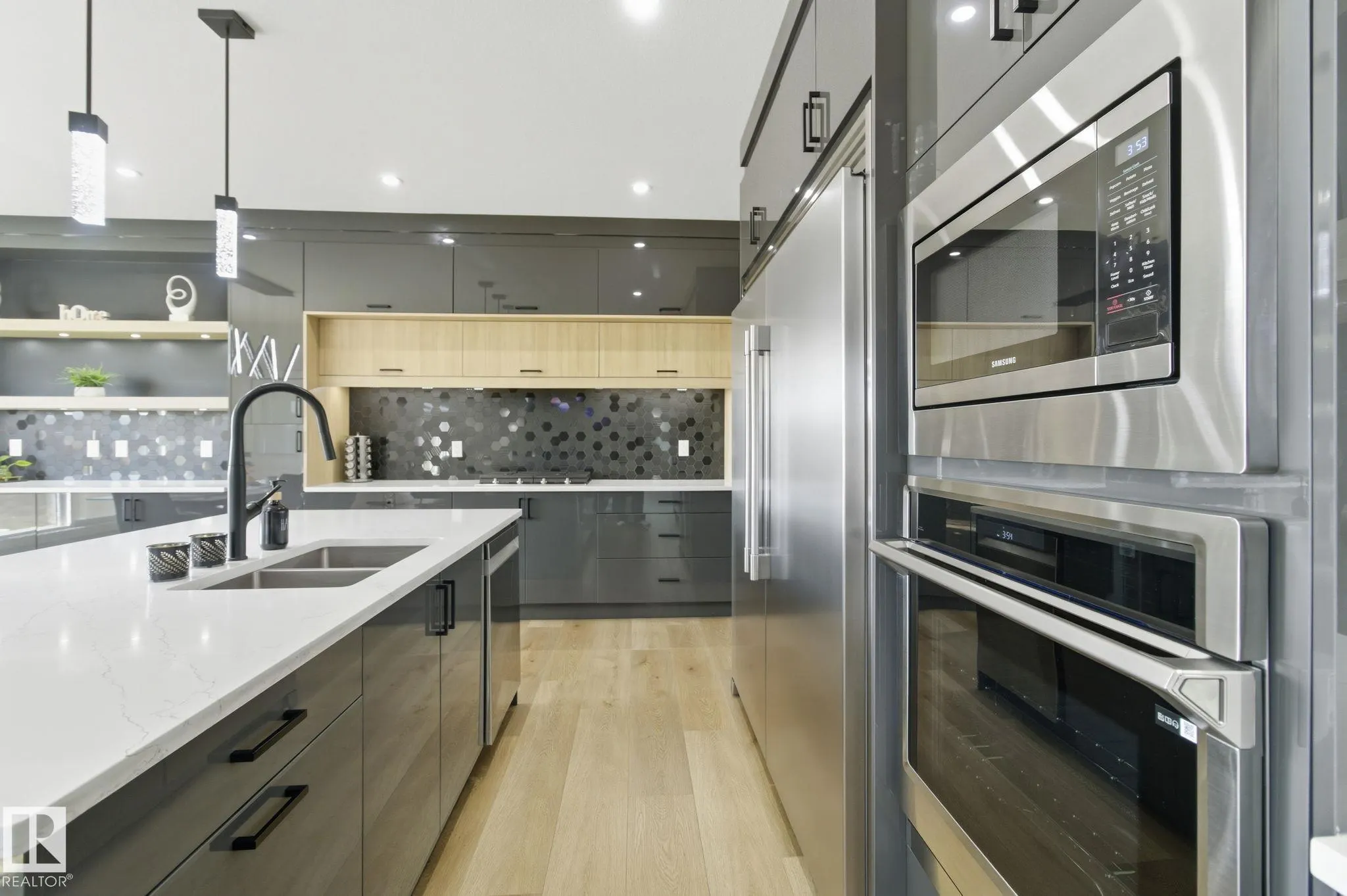 5611 CAUTLEY COVE Cove