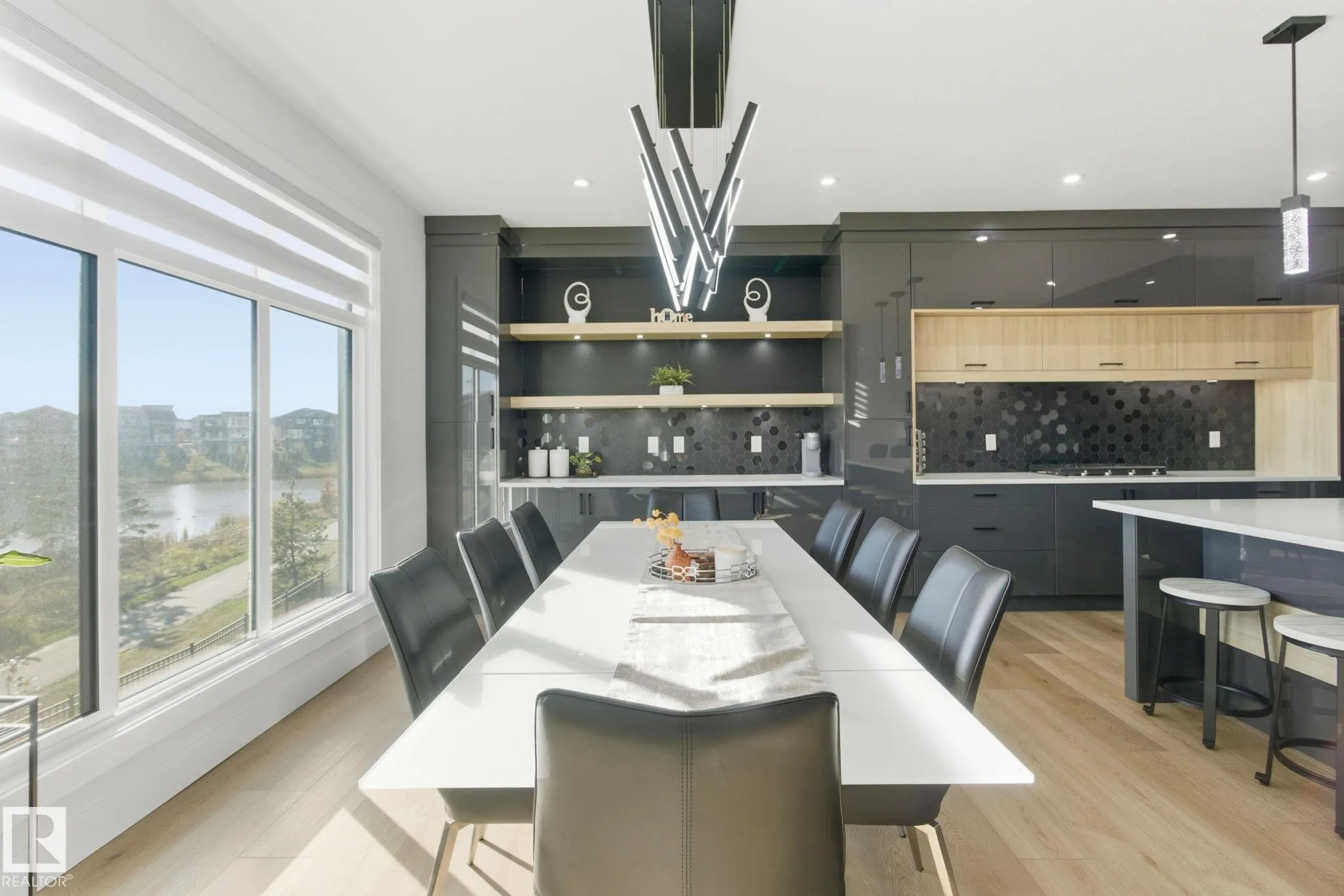 5611 CAUTLEY COVE Cove