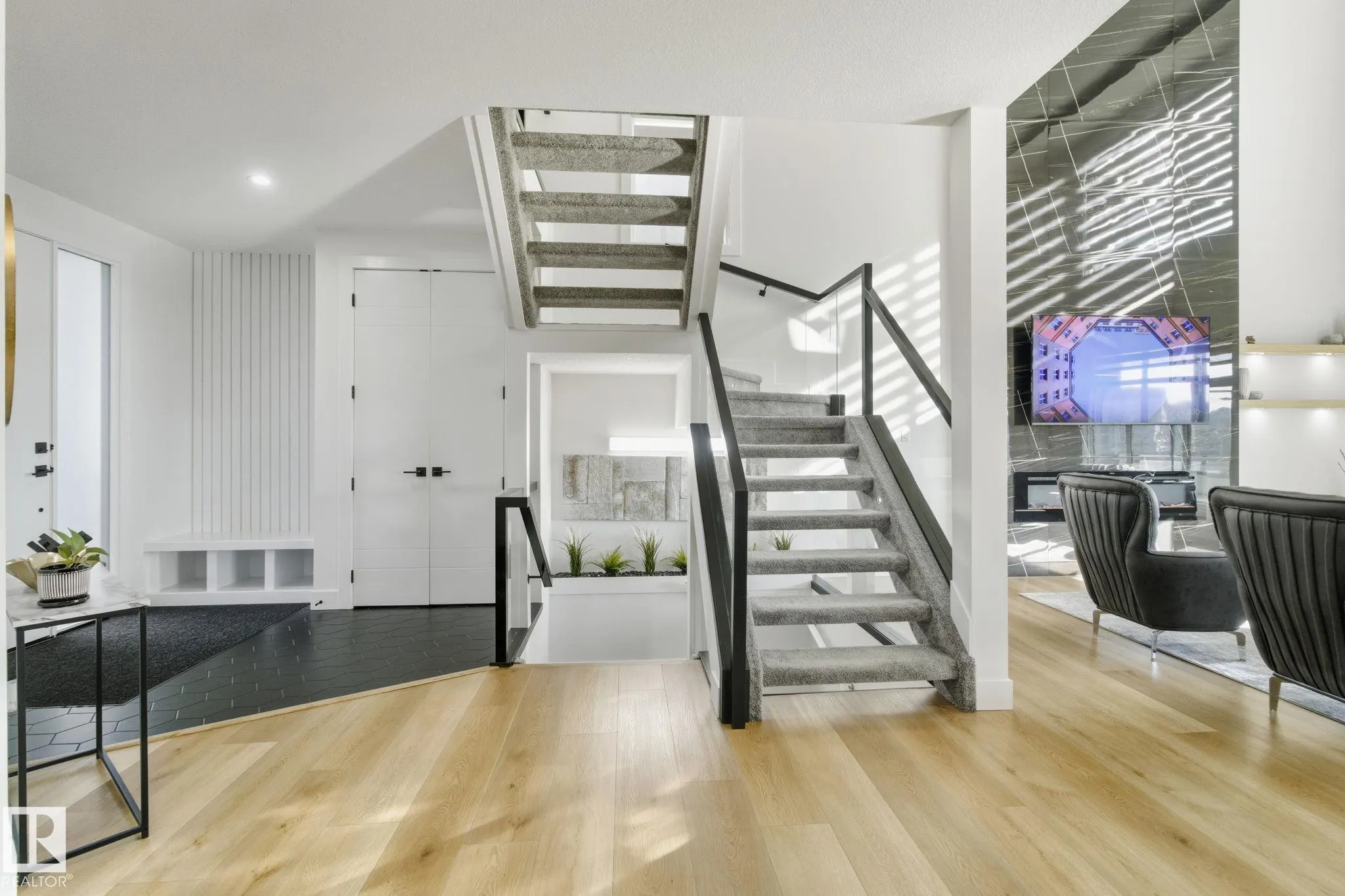 5611 CAUTLEY COVE Cove
