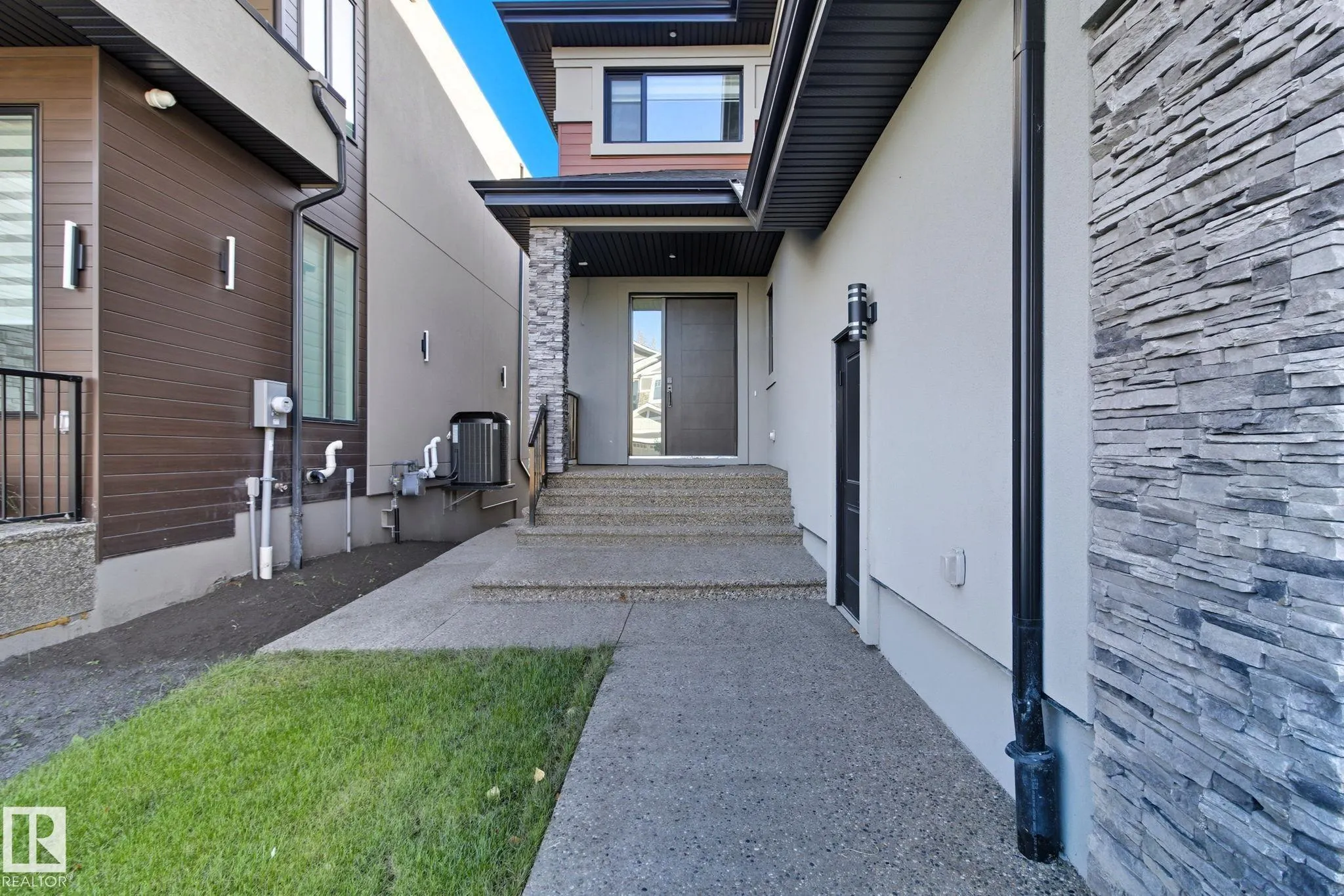5611 CAUTLEY COVE Cove