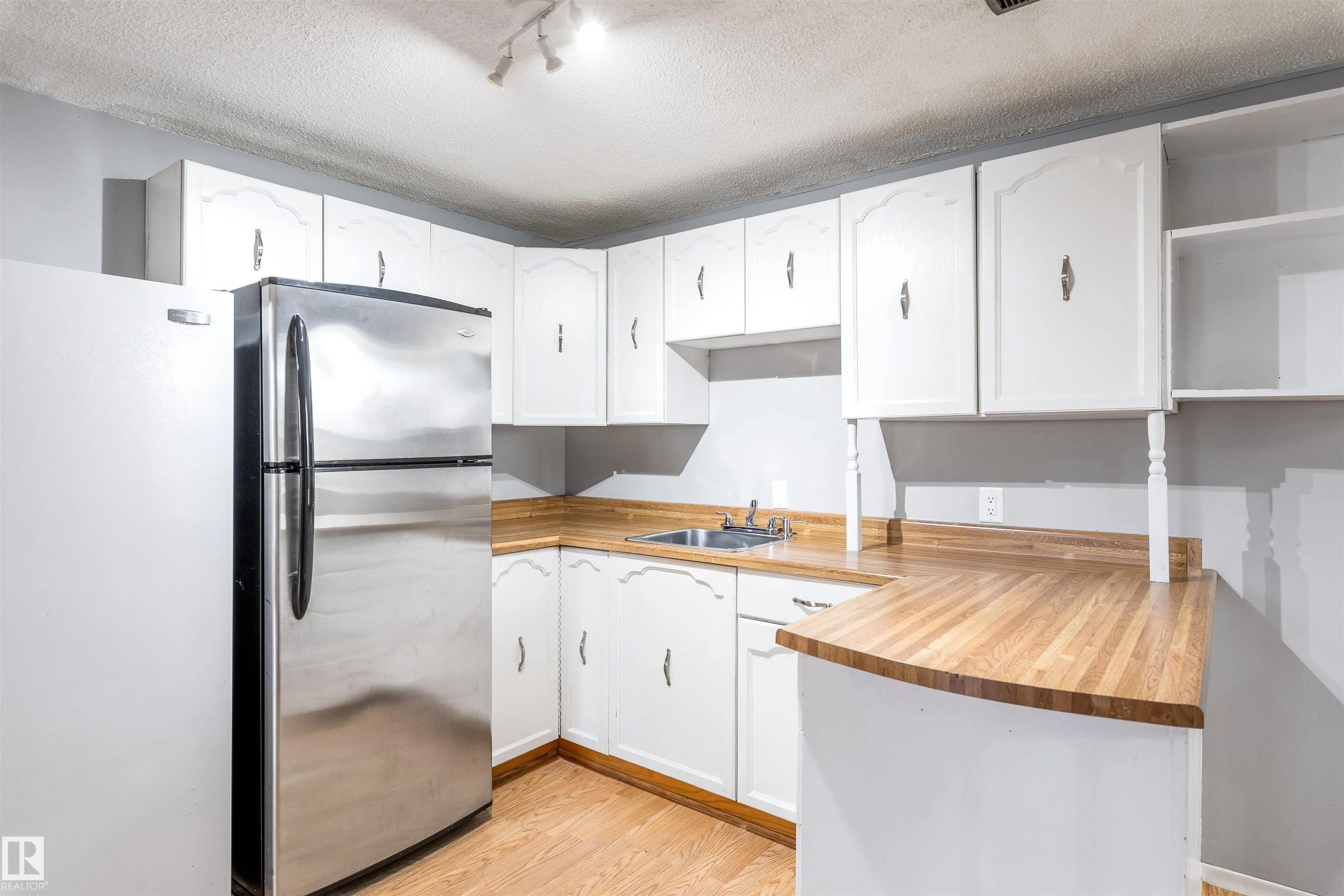 175 RIDGEWOOD