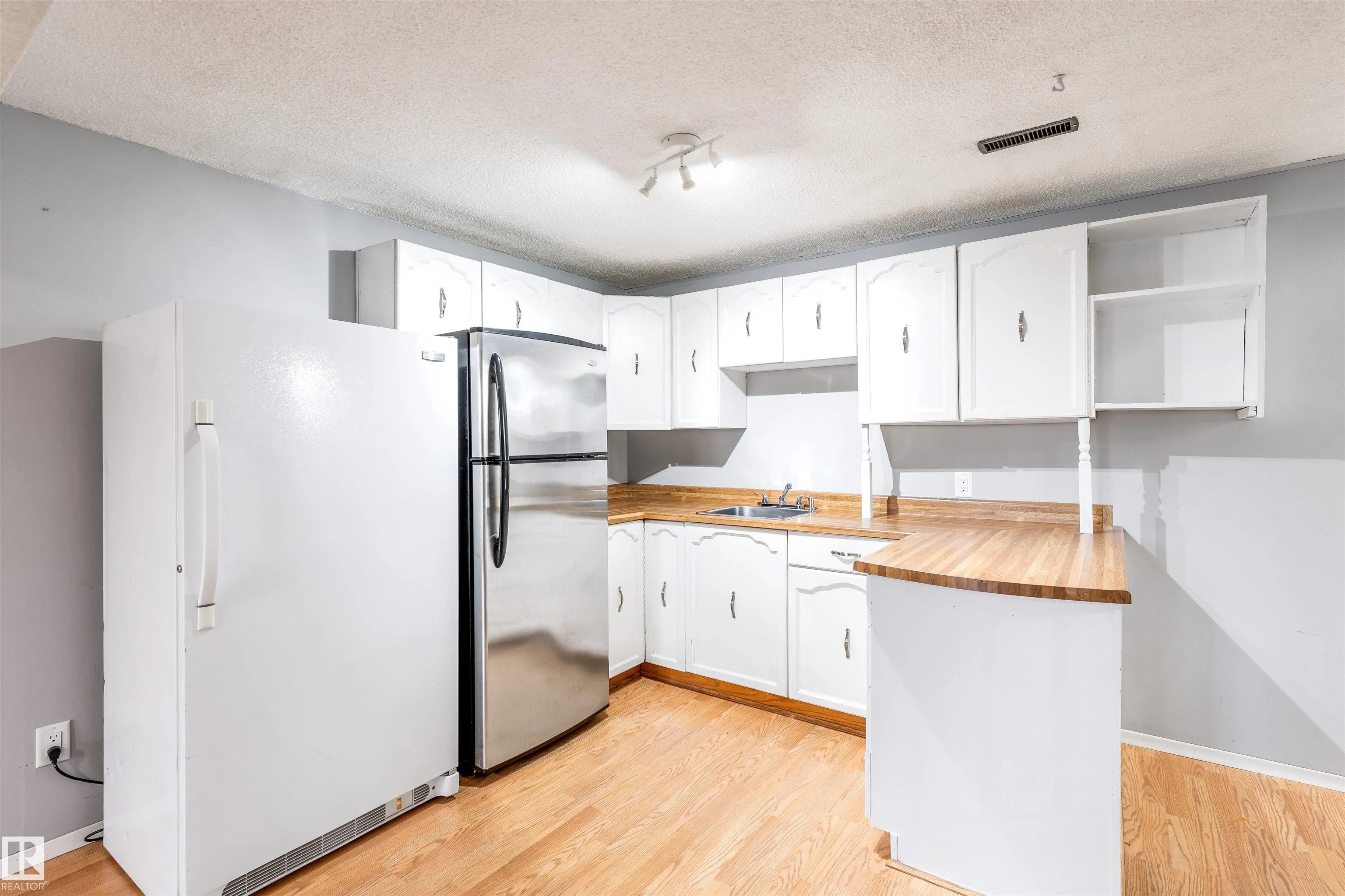 175 RIDGEWOOD
