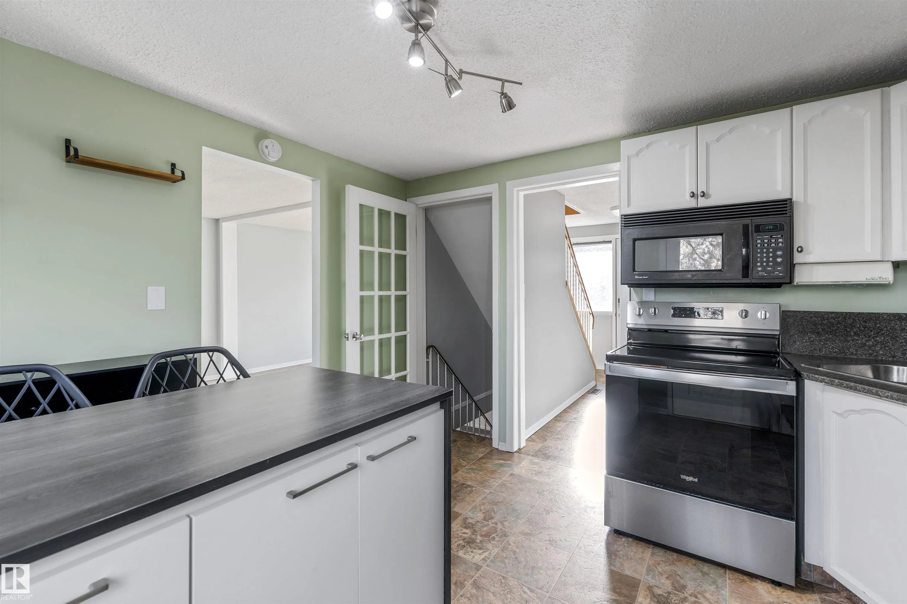 175 RIDGEWOOD