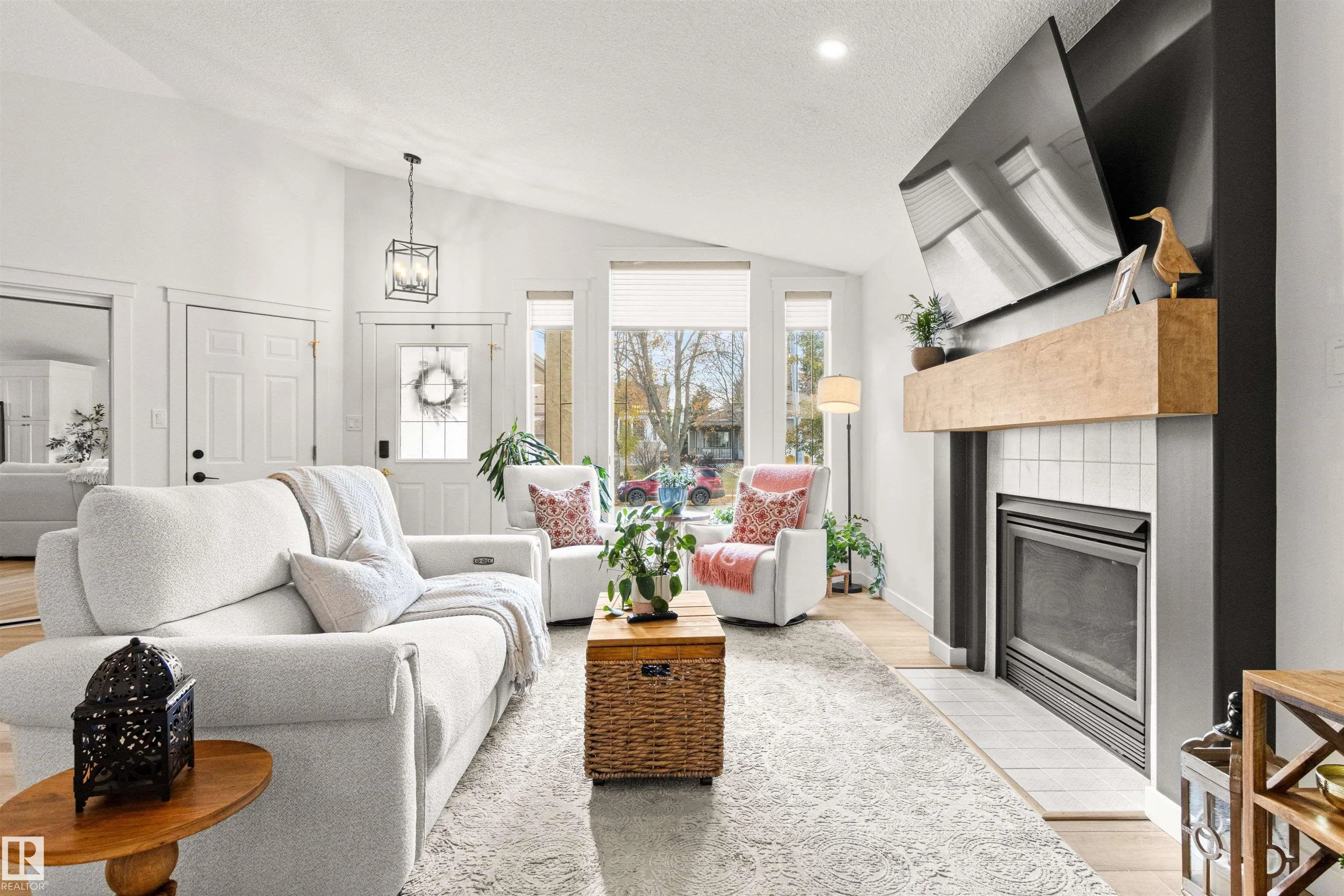 82 Oakridge Drive