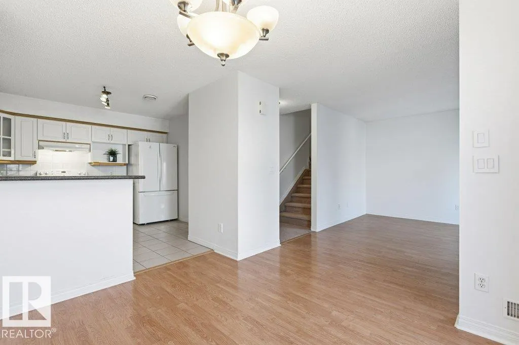 2505 42 Street