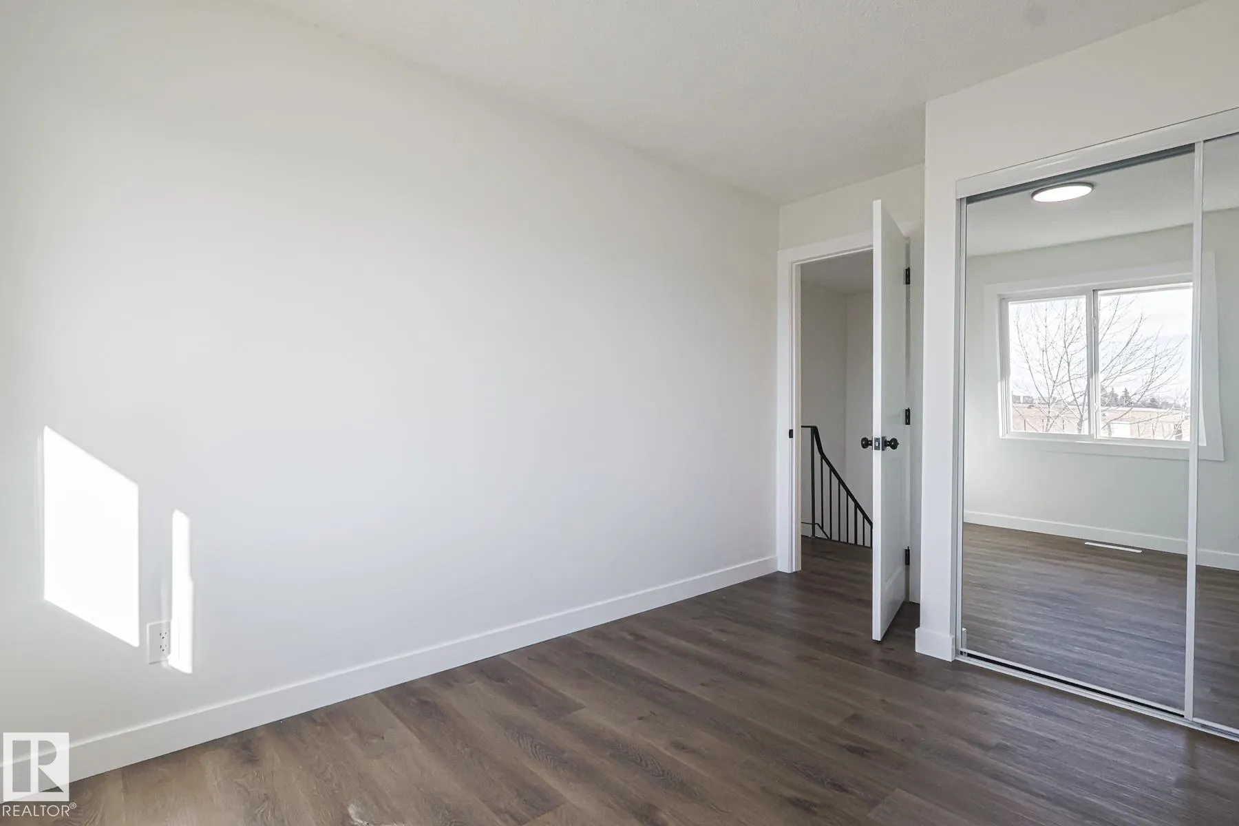 231 ROSELAND Village