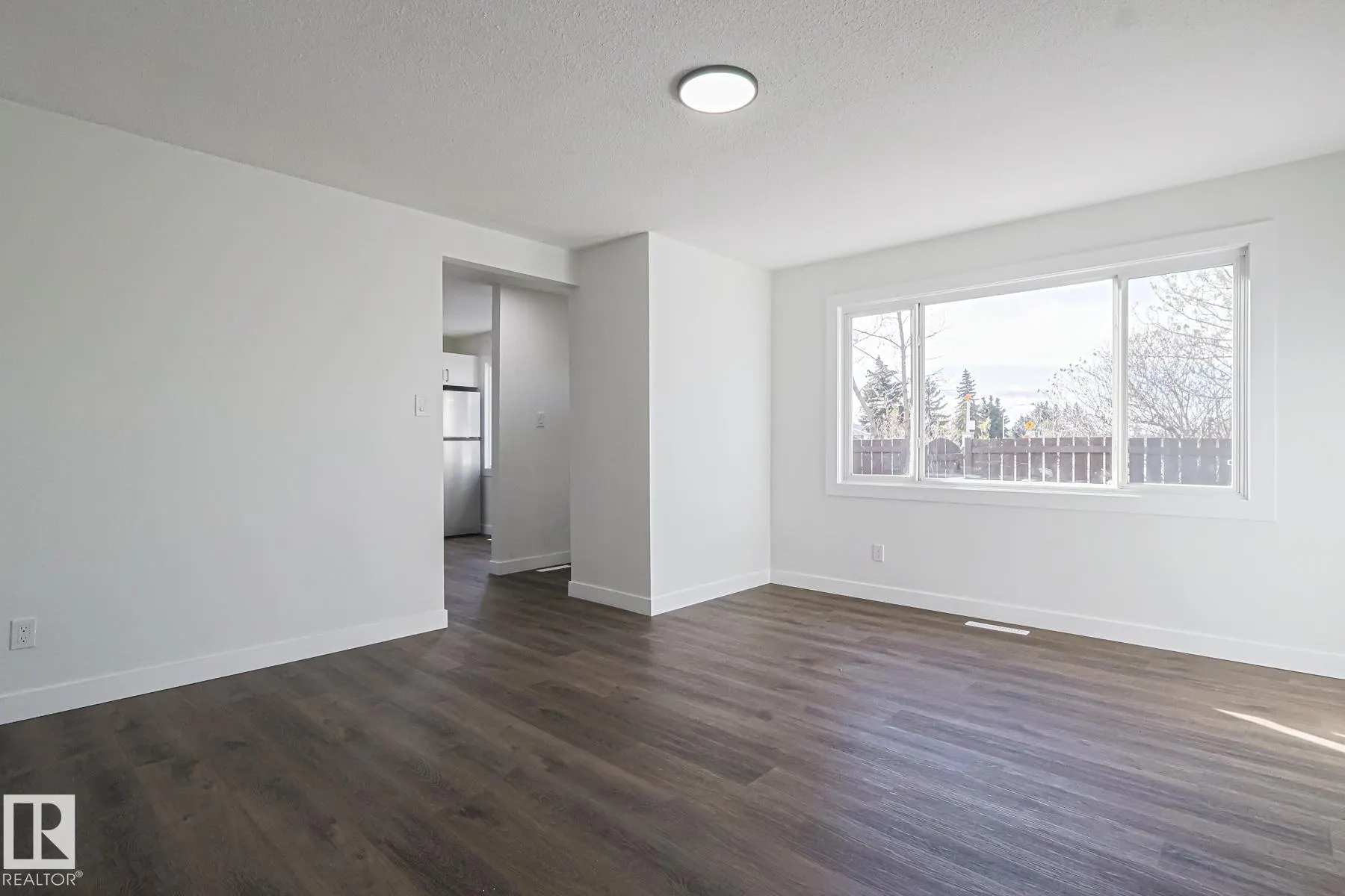 231 ROSELAND Village