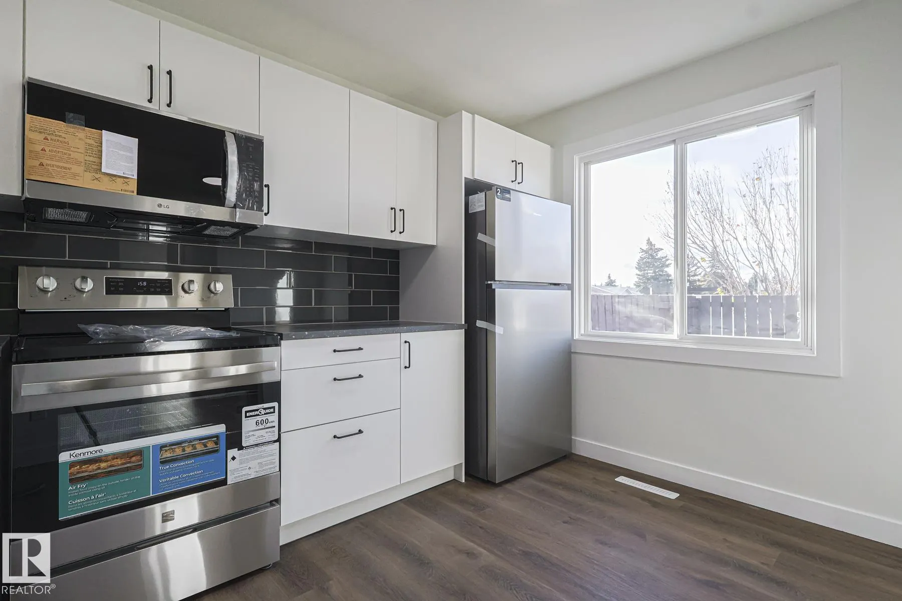 231 ROSELAND Village